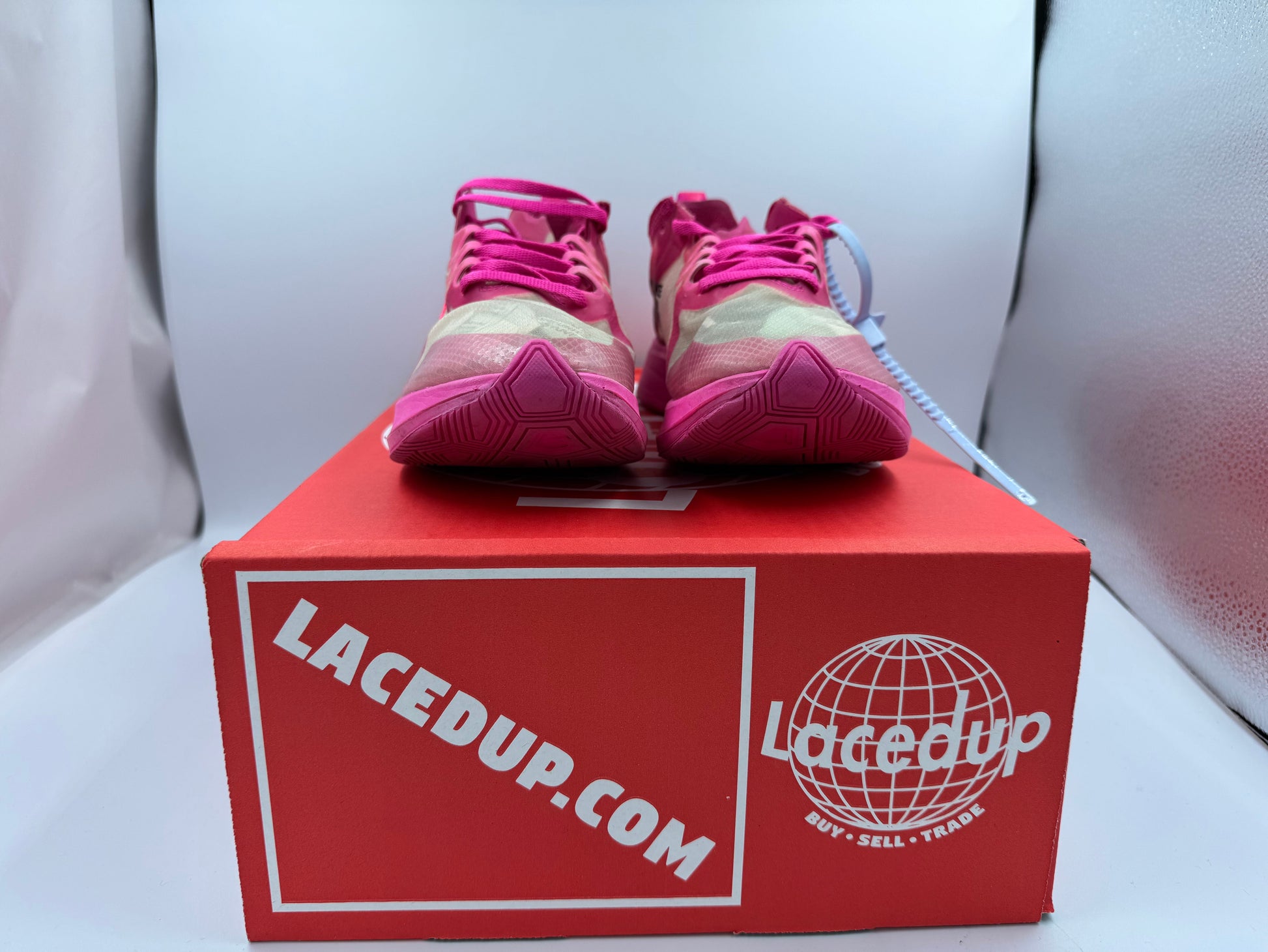 PRE OWNED Nike Zoom Fly Off-White Pink No Box