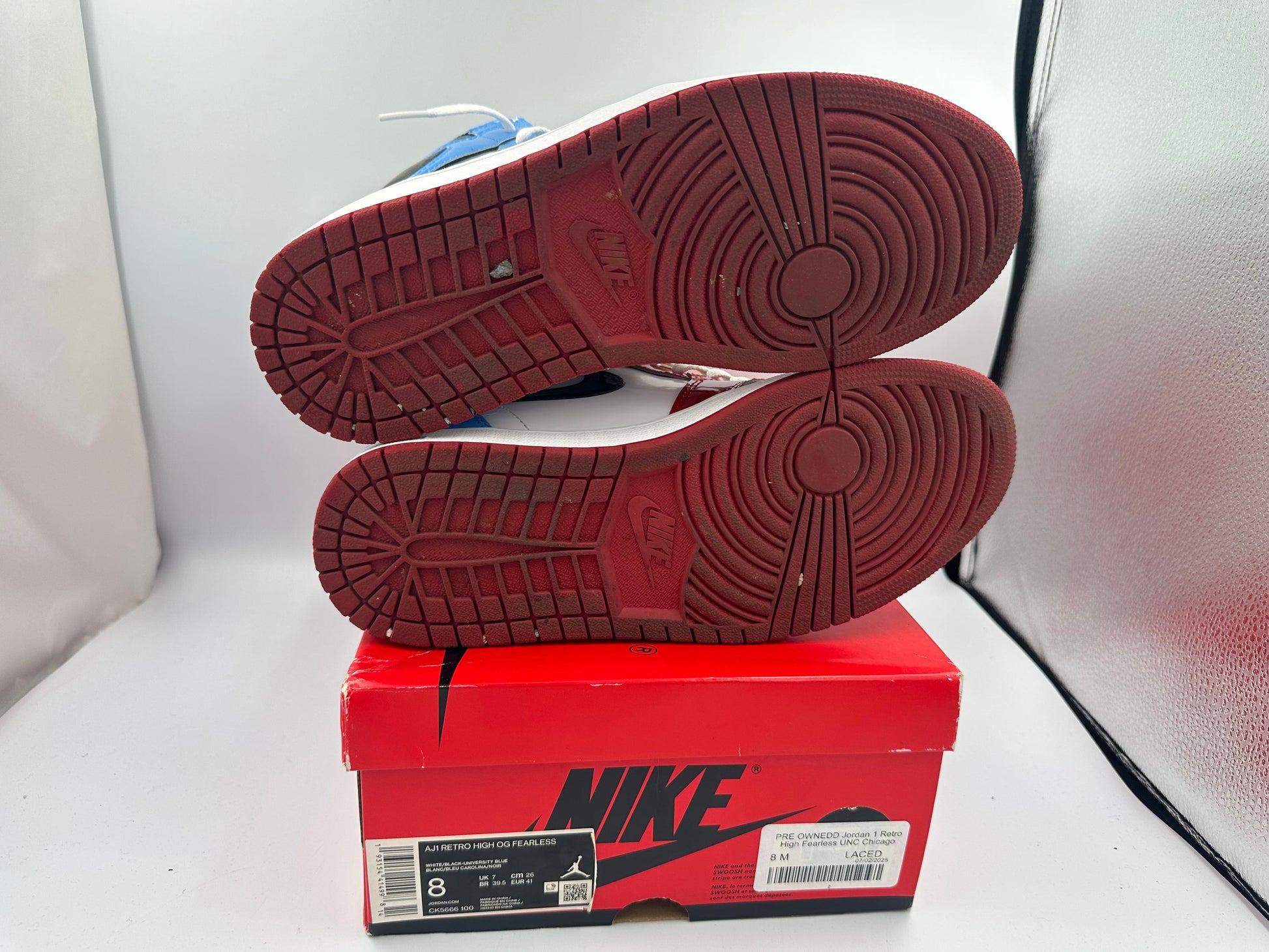 PRE OWNEDD Jordan 1 Retro High Fearless UNC Chicago