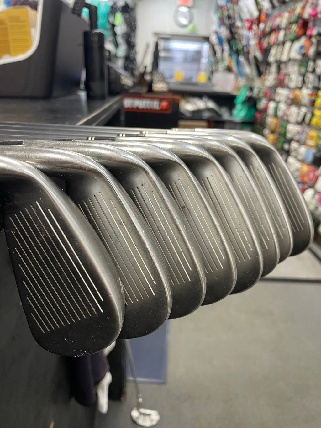 TaylorMade R7 Iron Set (Used)