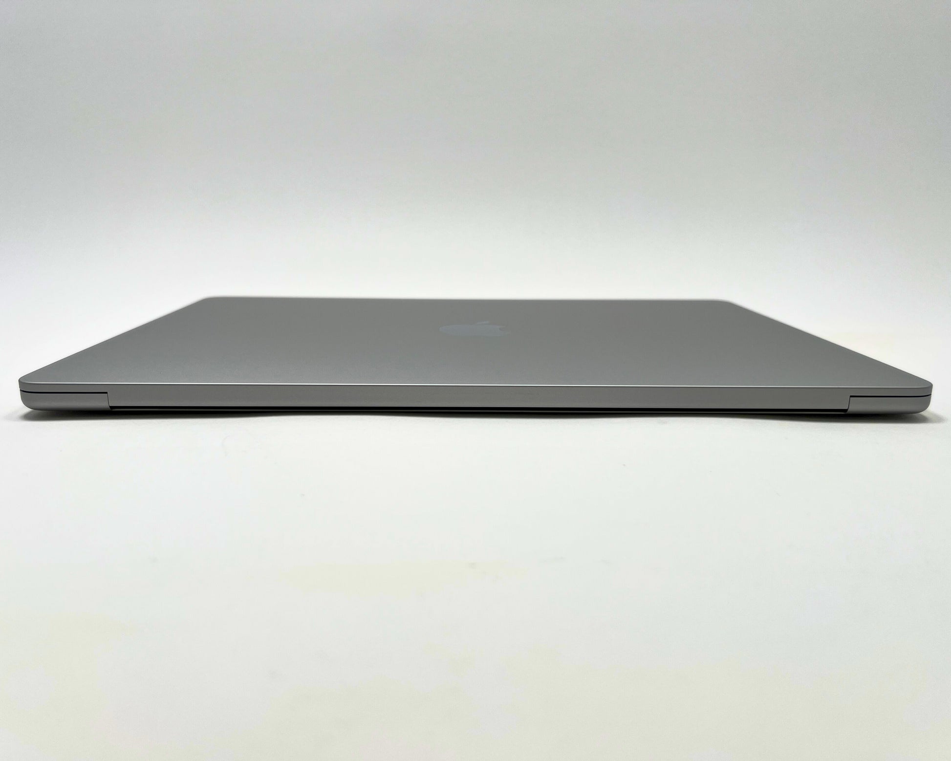 MacBook Air (2024) 15-inch – Apple M3 • 10-Core GPU – 8GB RAM 256GB SSD – 58 Cycles • 100% BH