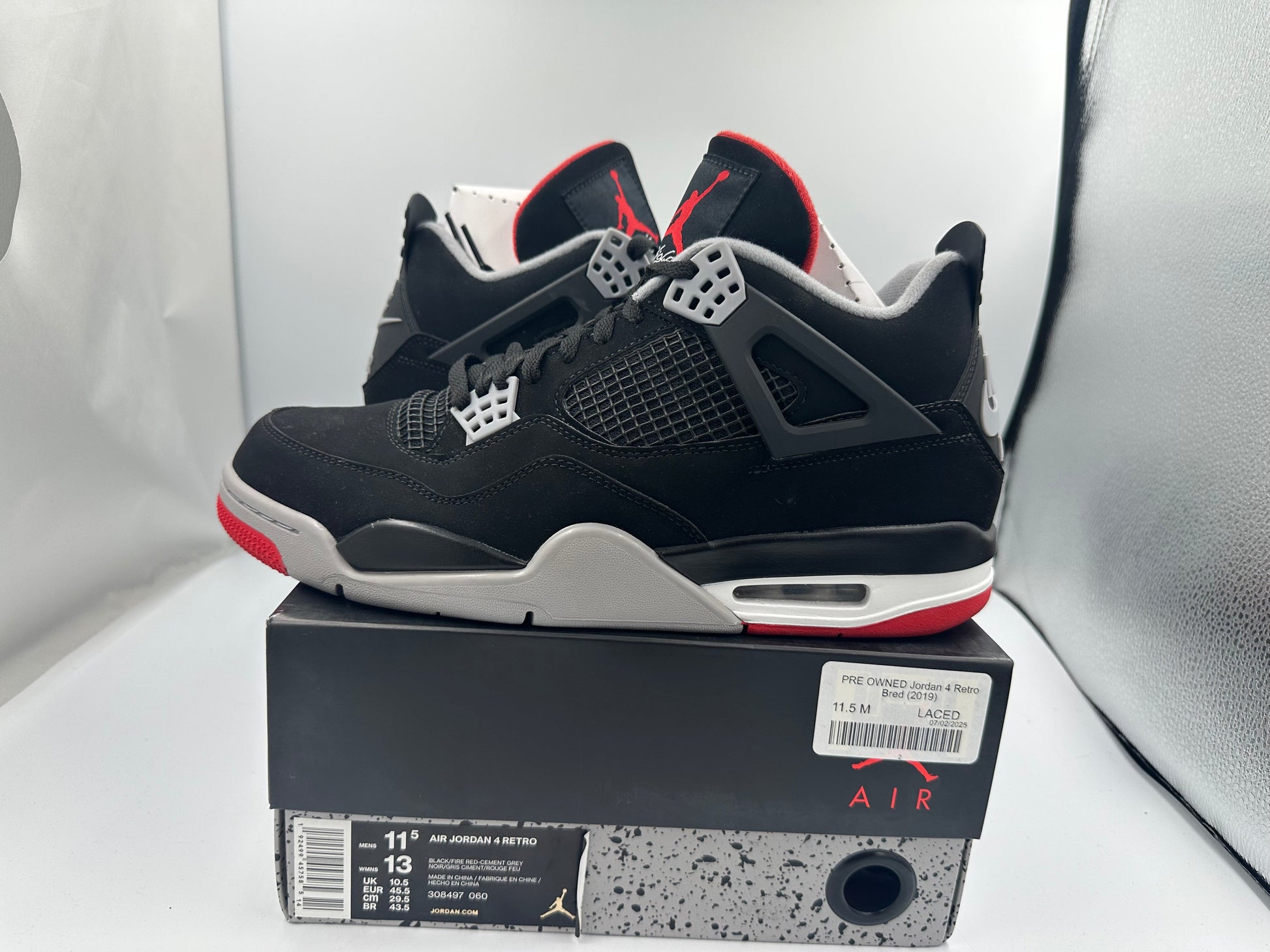 PRE OWNED Jordan 4 Retro Bred (2019)