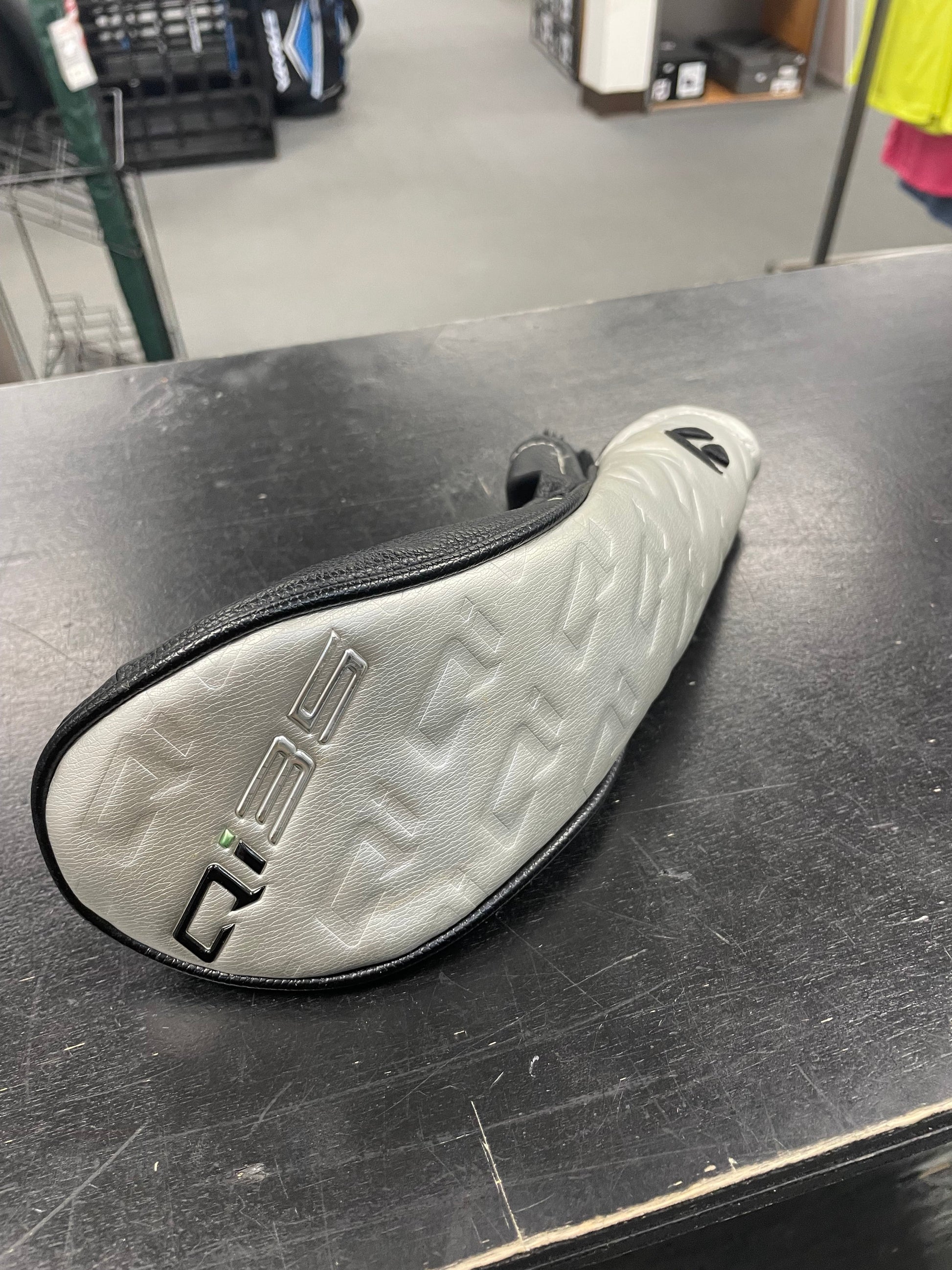 TaylorMade Qi35 Rescue Hybrid (Used)