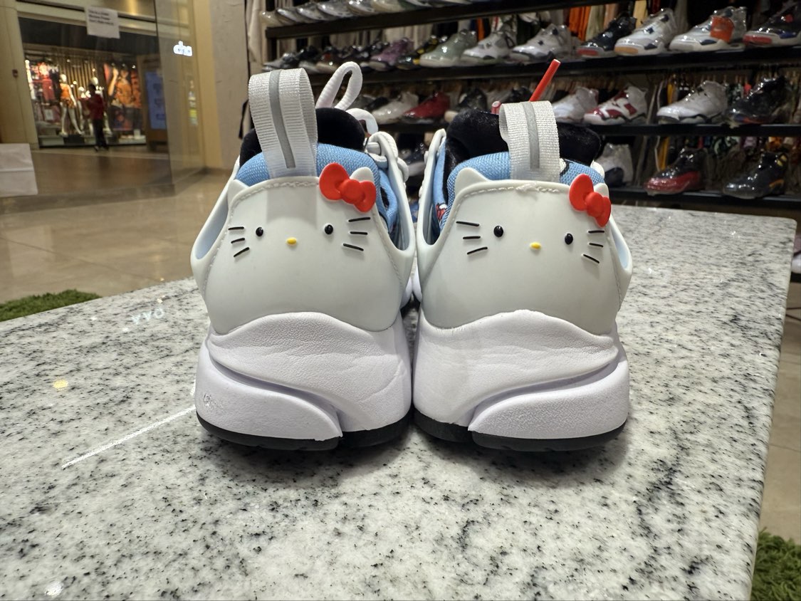 PRE OWNED Nike Air Presto Hello Kitty (2022) No Box