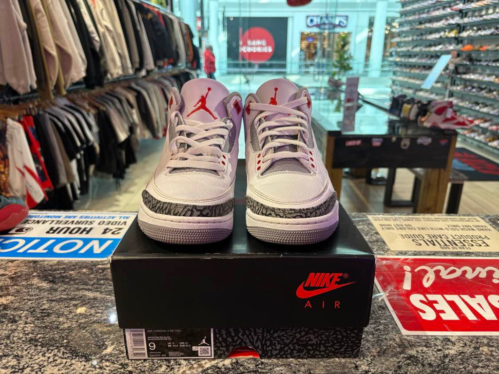 PRE OWNED Jordan 3 Retro Fire Red (2022)