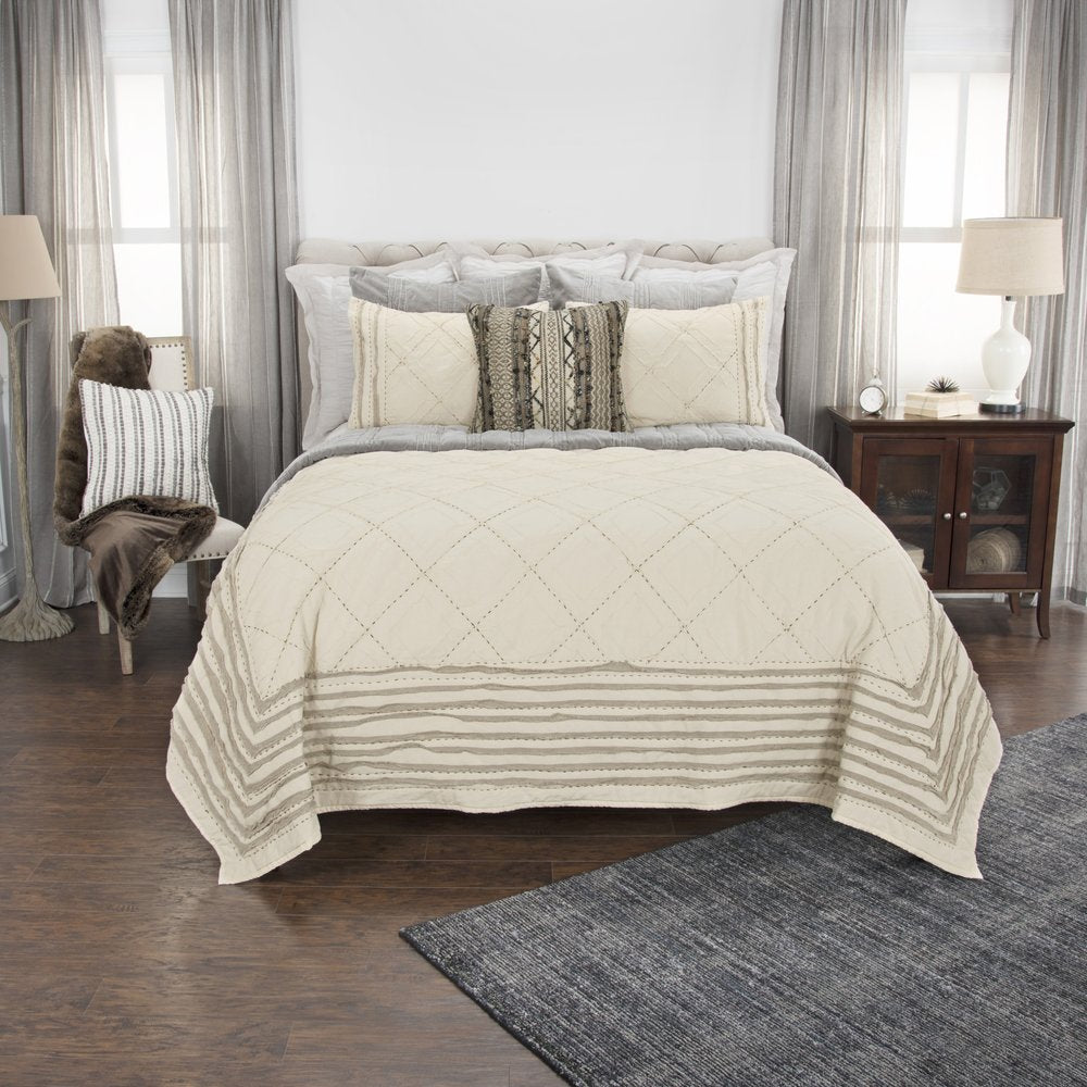 Ivory Geometric King Kantha Stitch Quilt With Shams