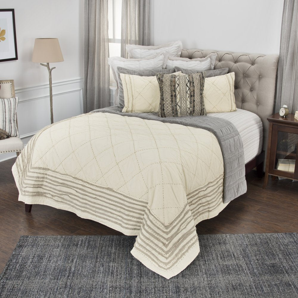 Ivory Geometric King Kantha Stitch Quilt With Shams