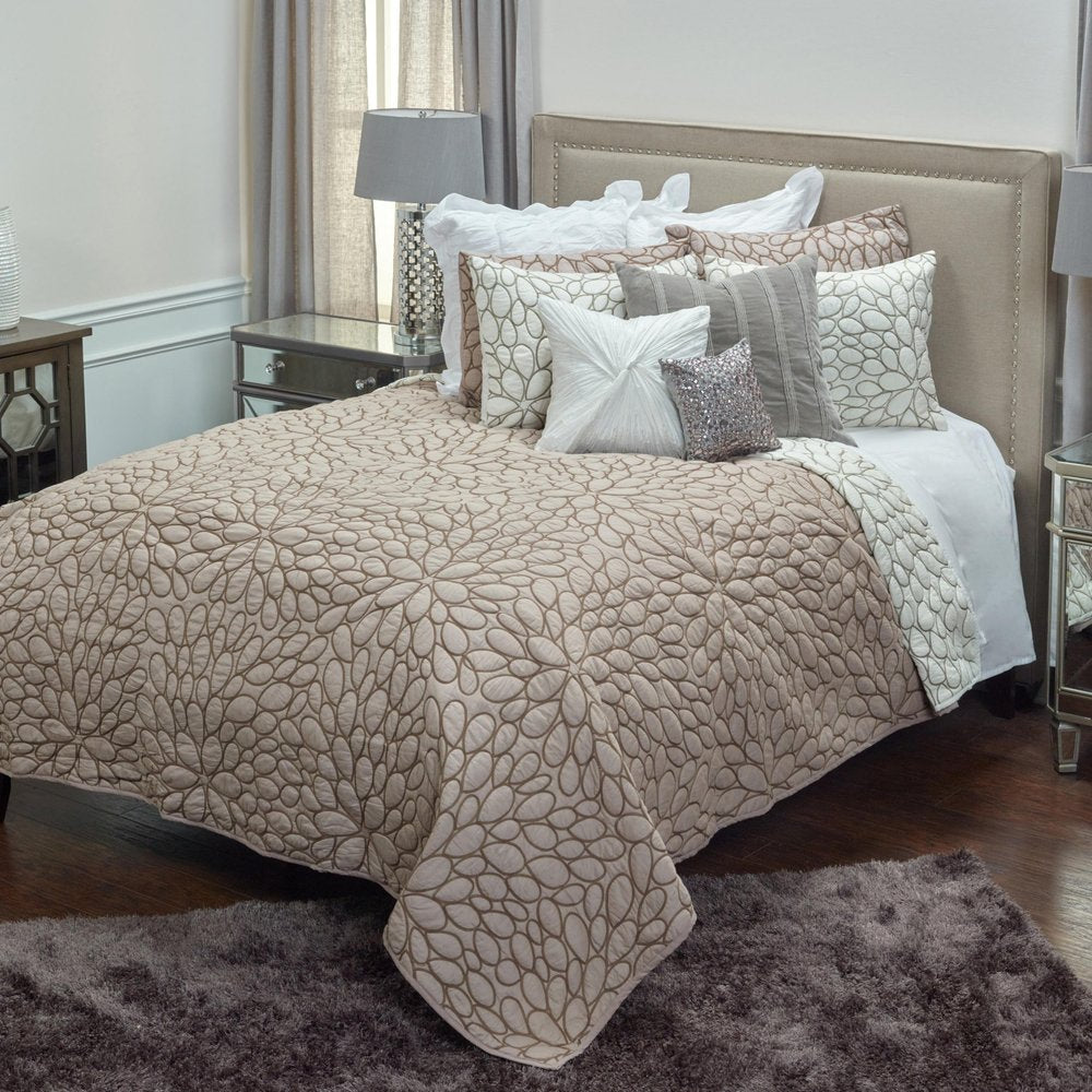 Blush Floral Queen Quilt
