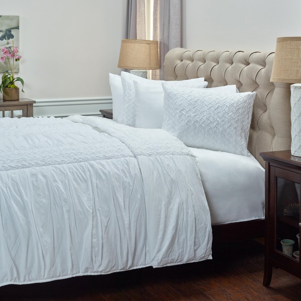White Geometric Queen Quilt