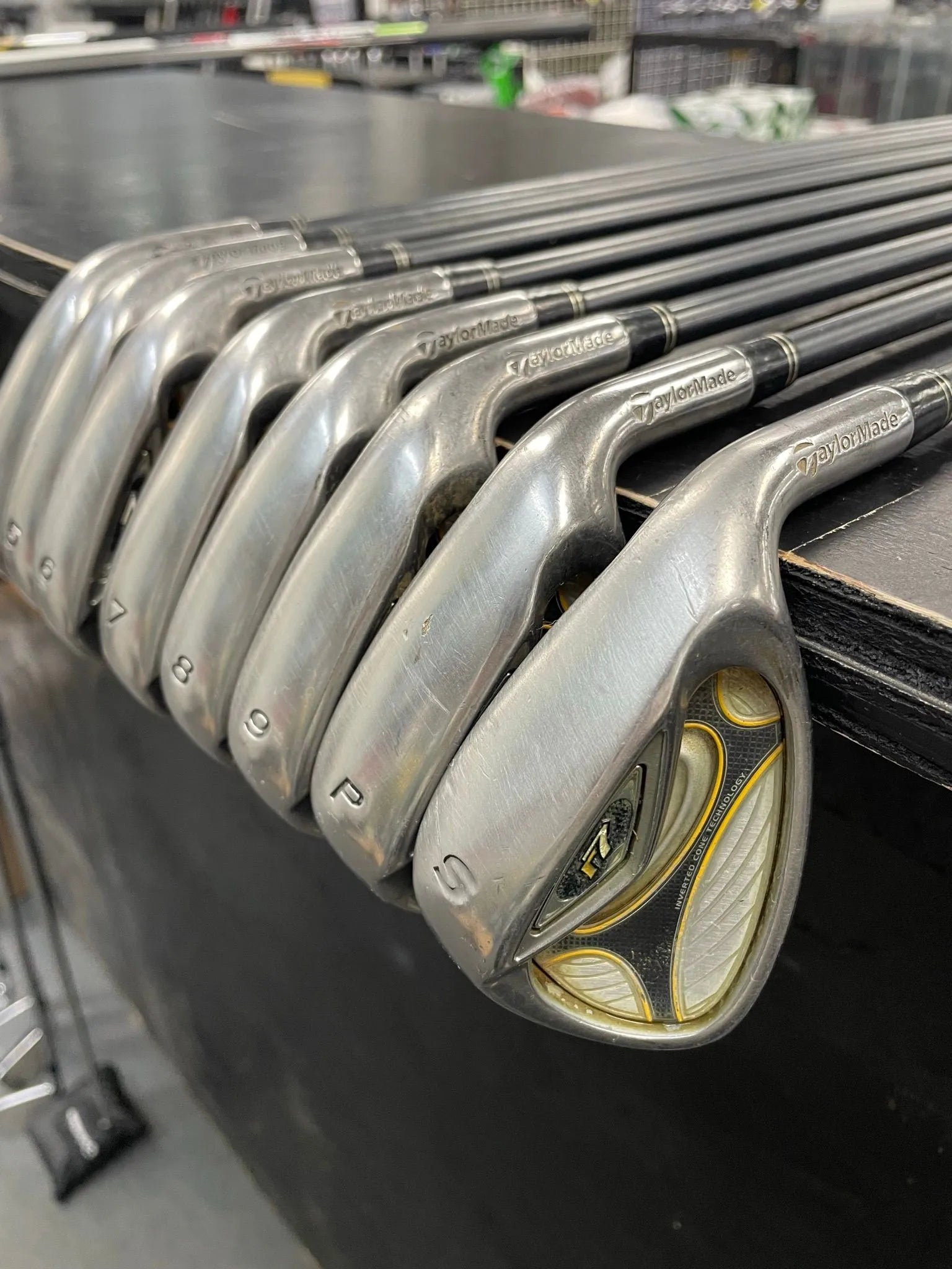 TaylorMade R7 Iron Set (Used)