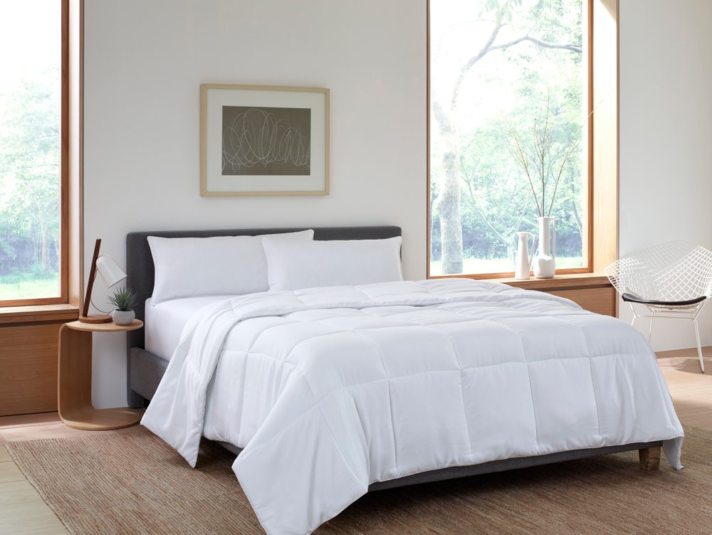 White Queen Microfiber Washable Microfiber Down Alternative Comforter