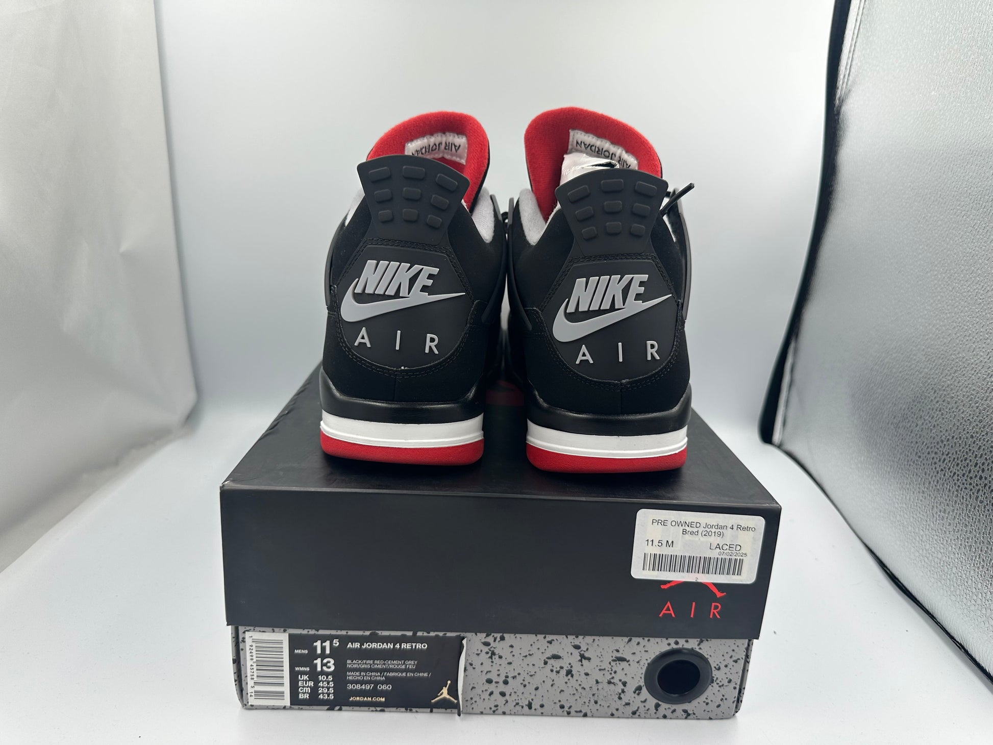 PRE OWNED Jordan 4 Retro Bred (2019)