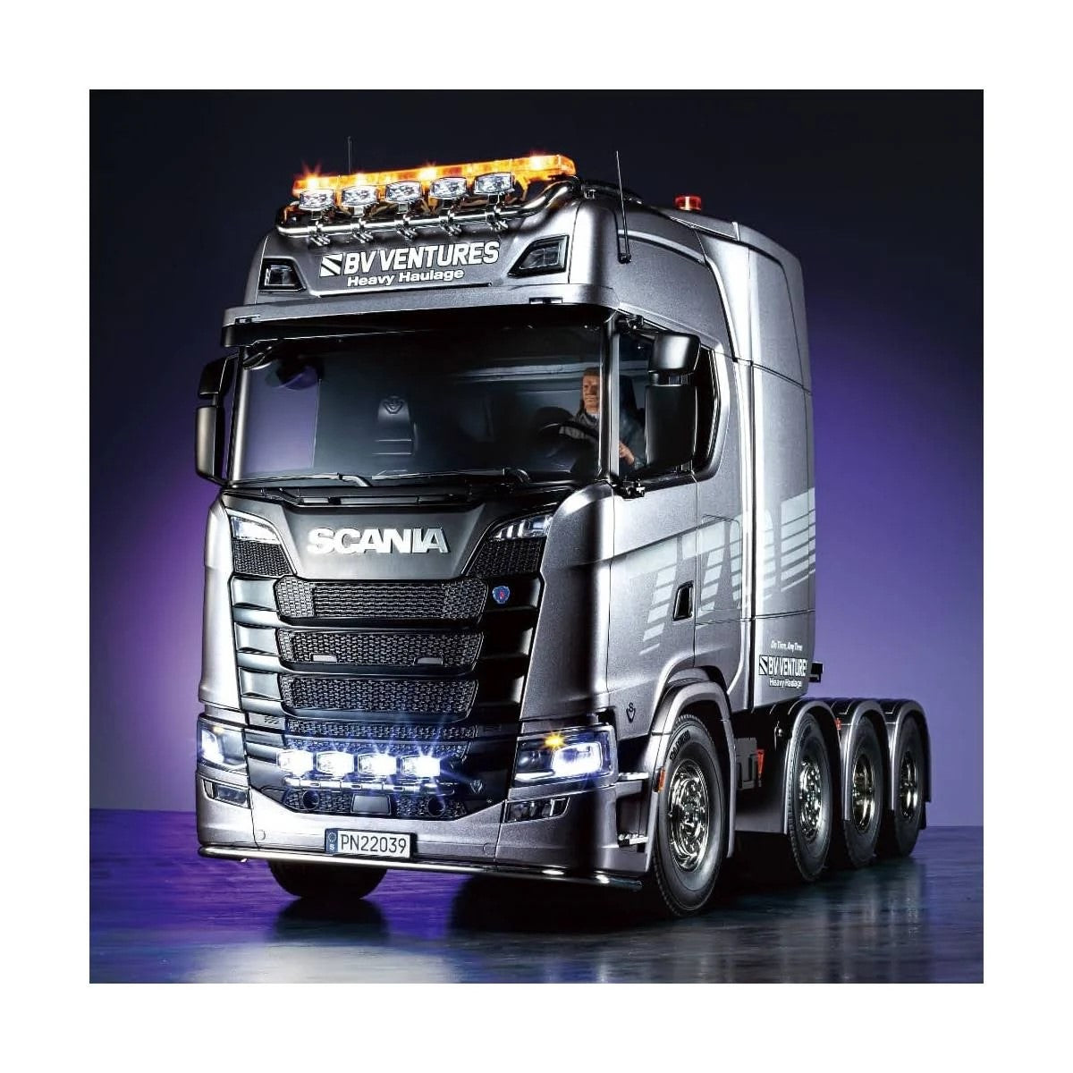 Tamiya 1/14 Scania 770 S 8x4 Semi Truck Kit