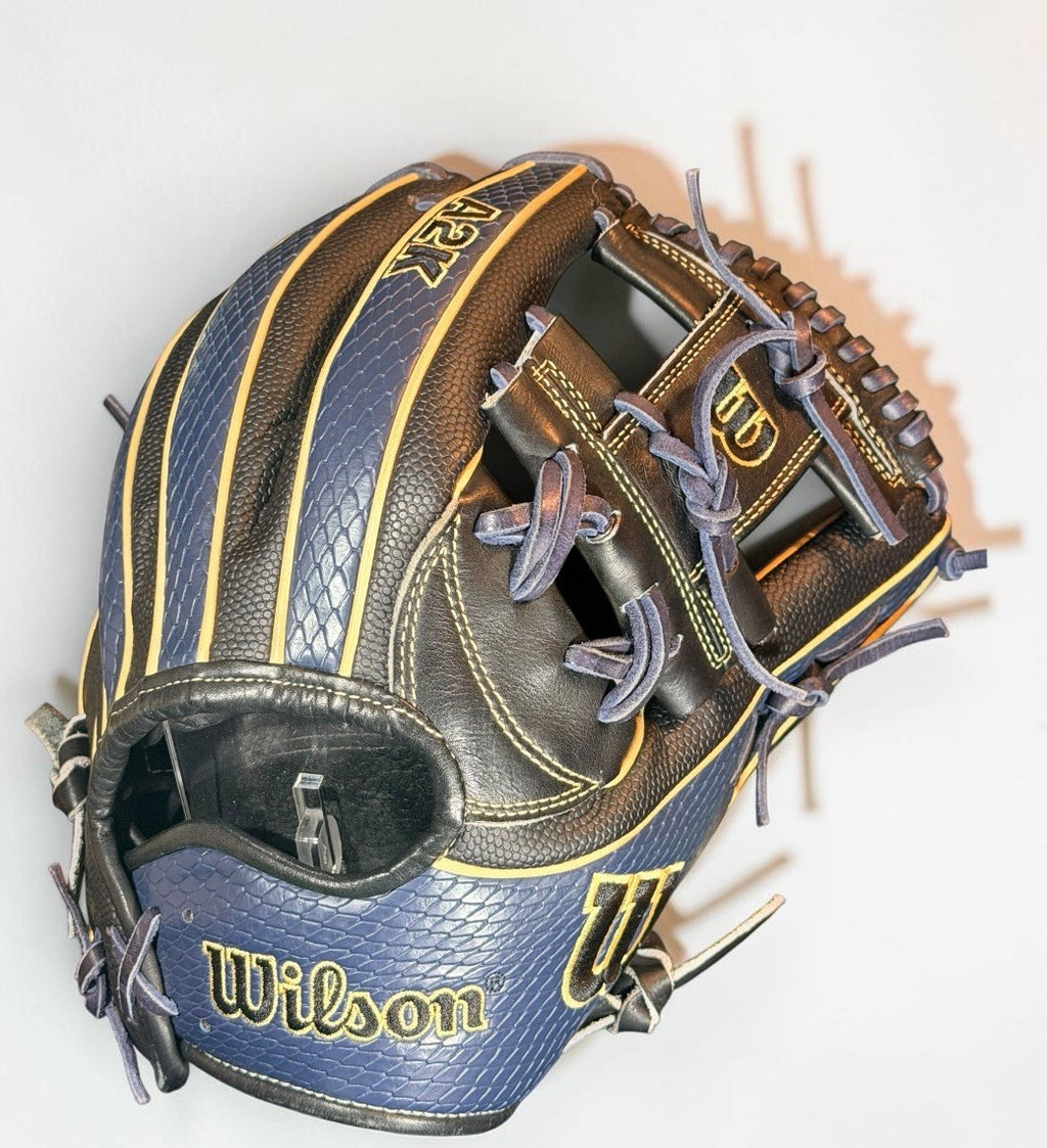 Wilson A2K 1723 11.75” Infield Glove RHT Blue Snakeskin Black Made in Japan