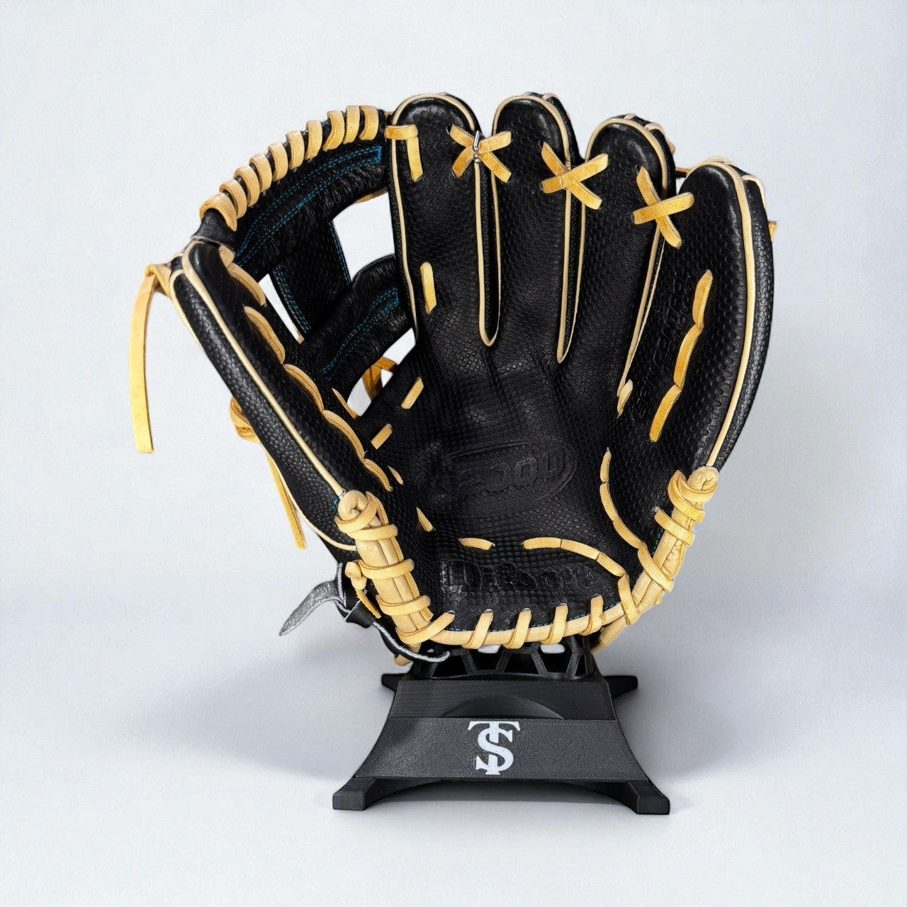 Wilson A2000 SuperSkin DP15 Spin Control Baseball Glove 11.5". New With Tags