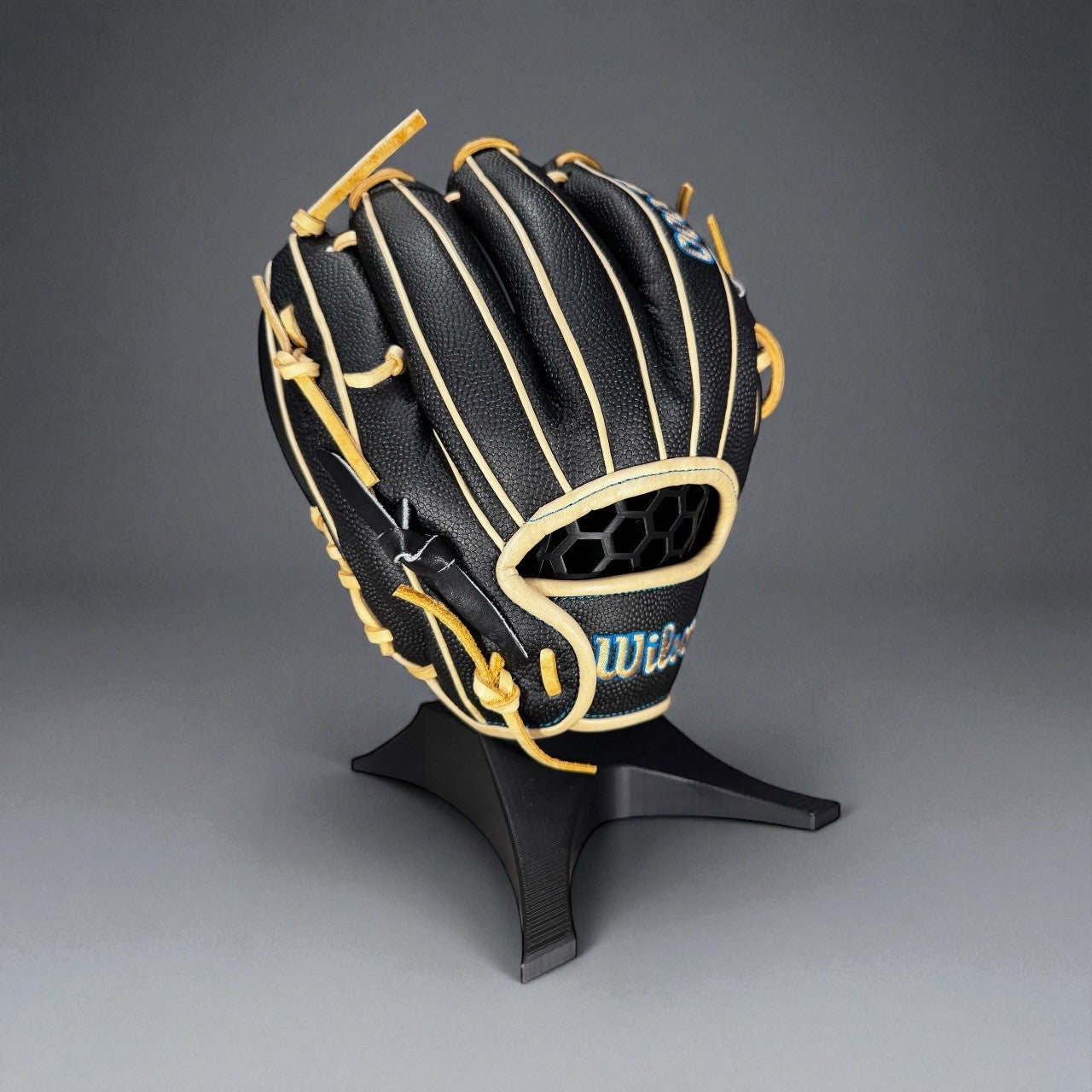 Wilson A2000 SuperSkin DP15 Spin Control Baseball Glove 11.5". New With Tags