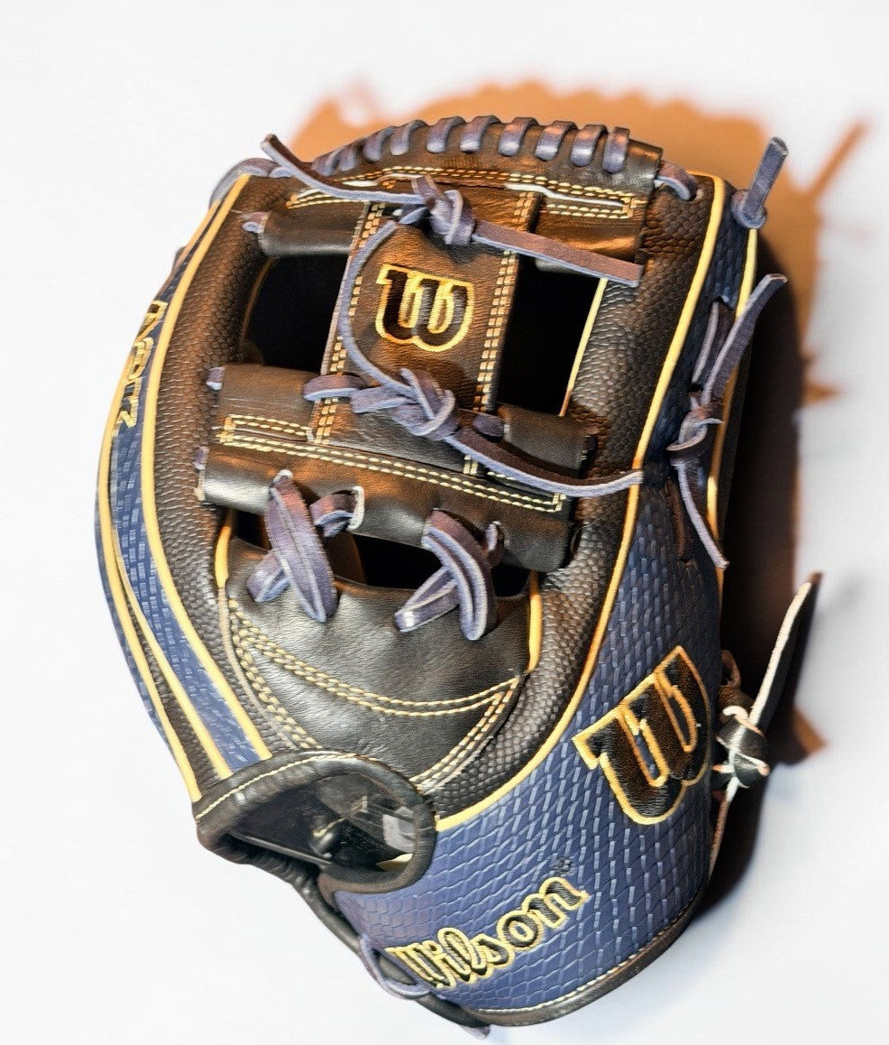 Wilson A2K 1723 11.75” Infield Glove RHT Blue Snakeskin Black Made in Japan