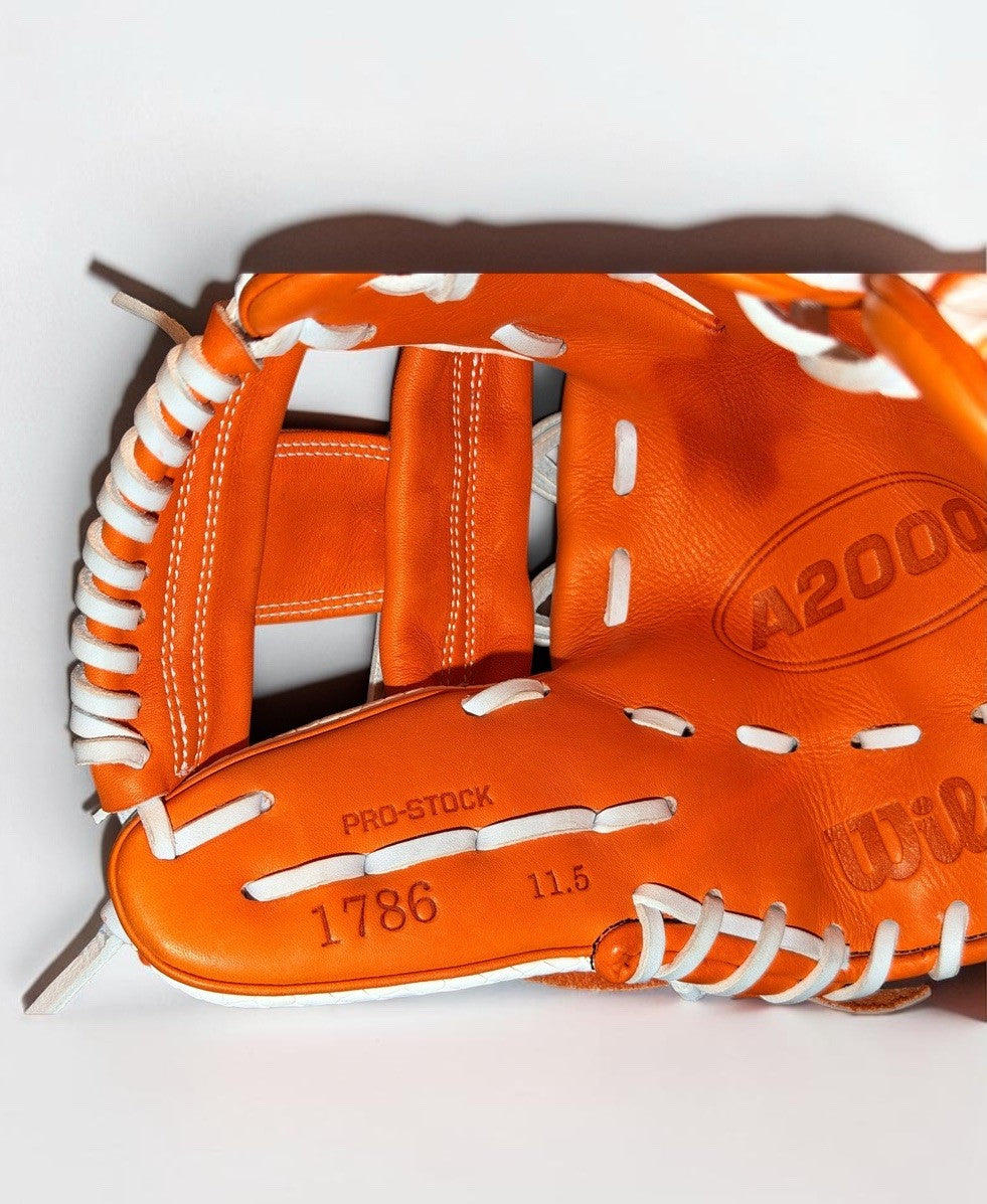Wilson A2000 1786SS Knoxville 11.5” SuperSkin Infield Glove RHT Orange White