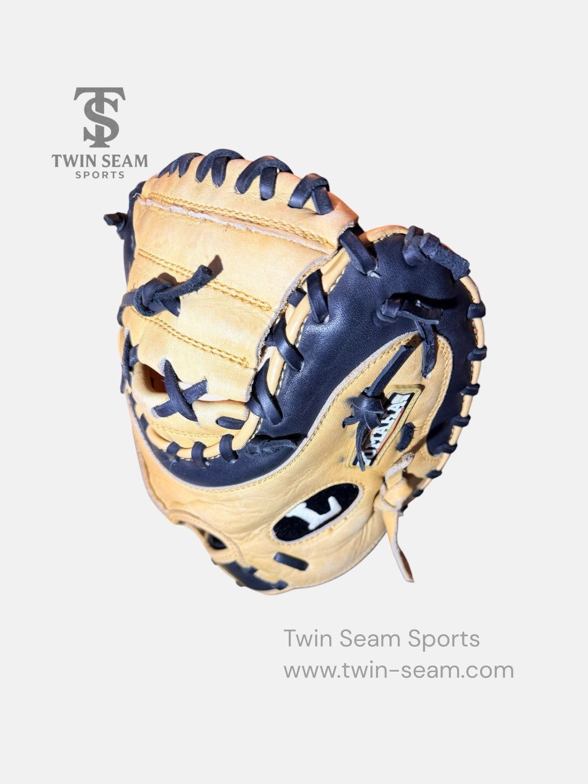 Louisville Slugger TPX Omaha Flare OFLCM Catcher’s Mitt RHT Tan Black Game Ready