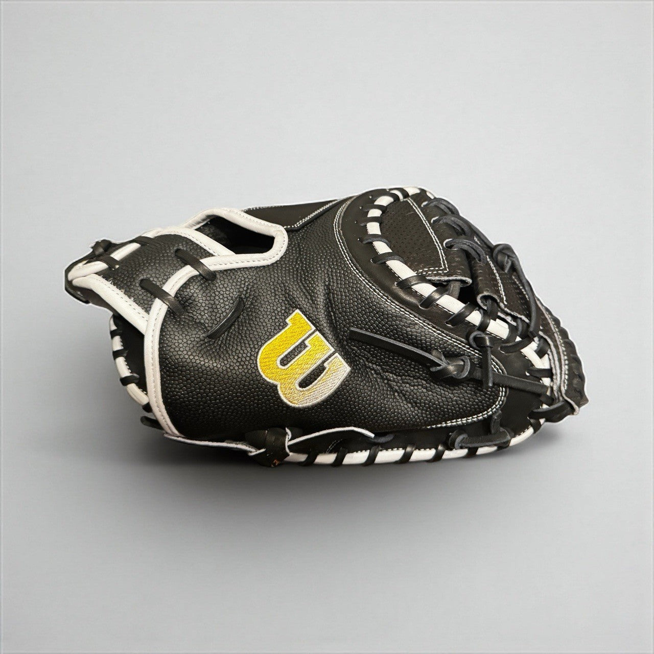 Wilson A2000 SuperSkin M1D Spin Control 33.5" Catcher's Mitt: WBW100995335