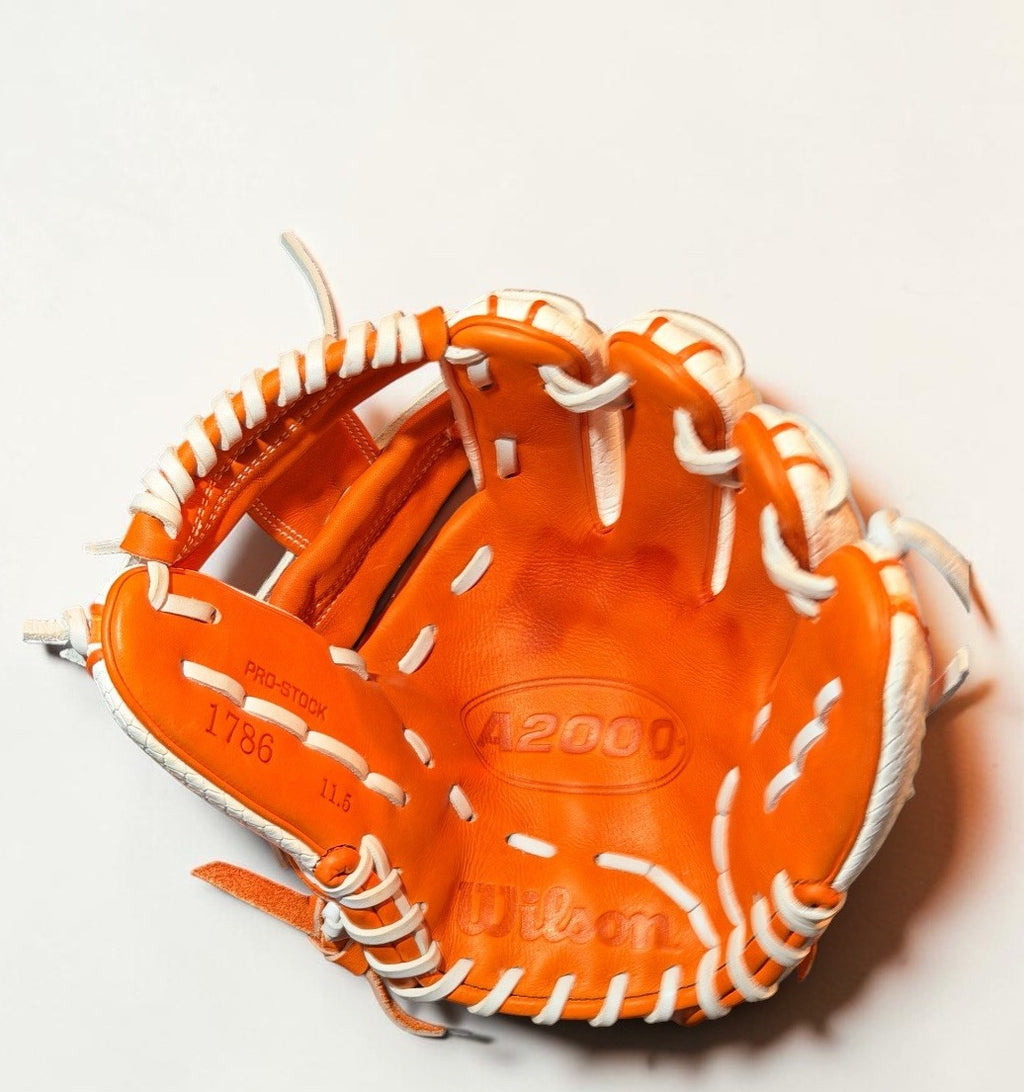Wilson A2000 1786SS Knoxville 11.5” SuperSkin Infield Glove RHT Orange White