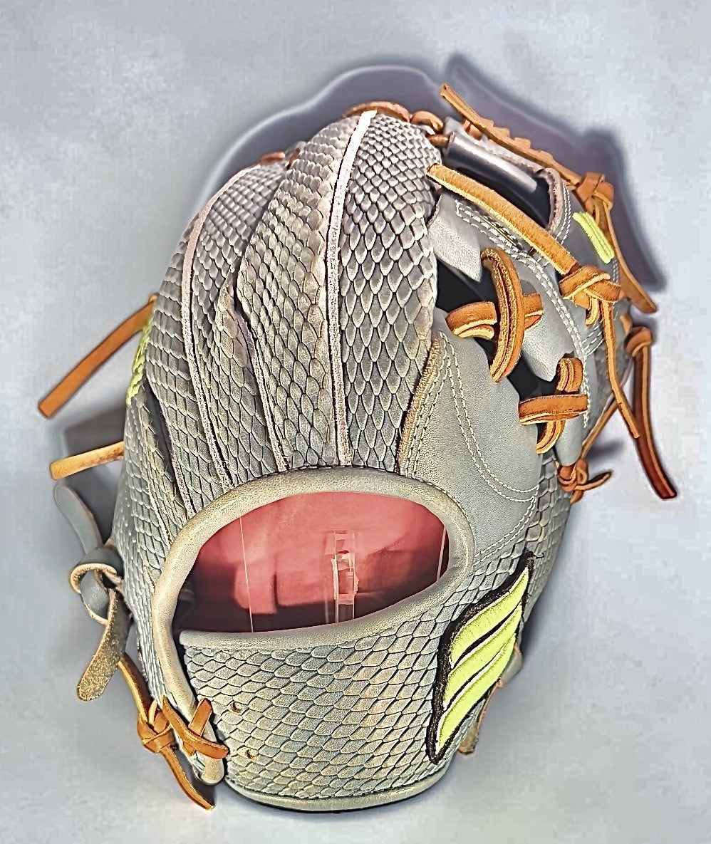 Emery 1417 11.75” Snakeskin Infield Baseball Glove RHT Pursue Mastery Preowned
