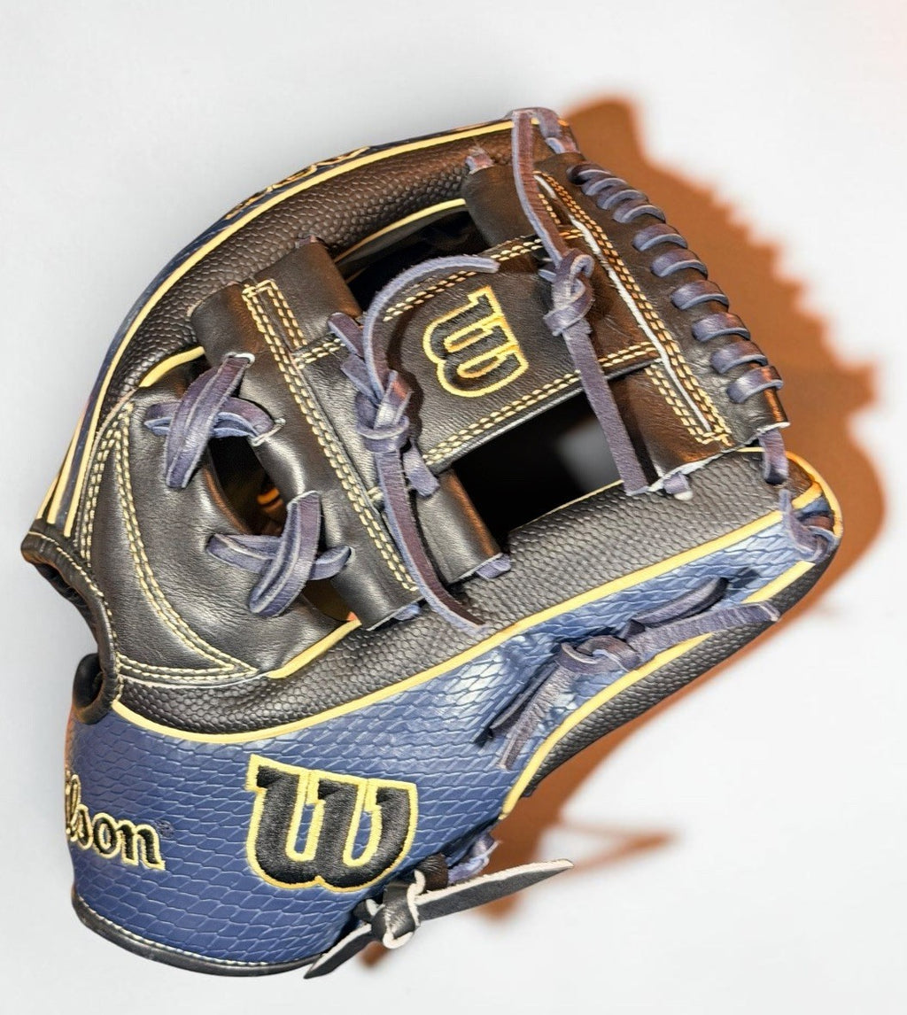 Wilson A2K 1723 11.75” Infield Glove RHT Blue Snakeskin Black Made in Japan