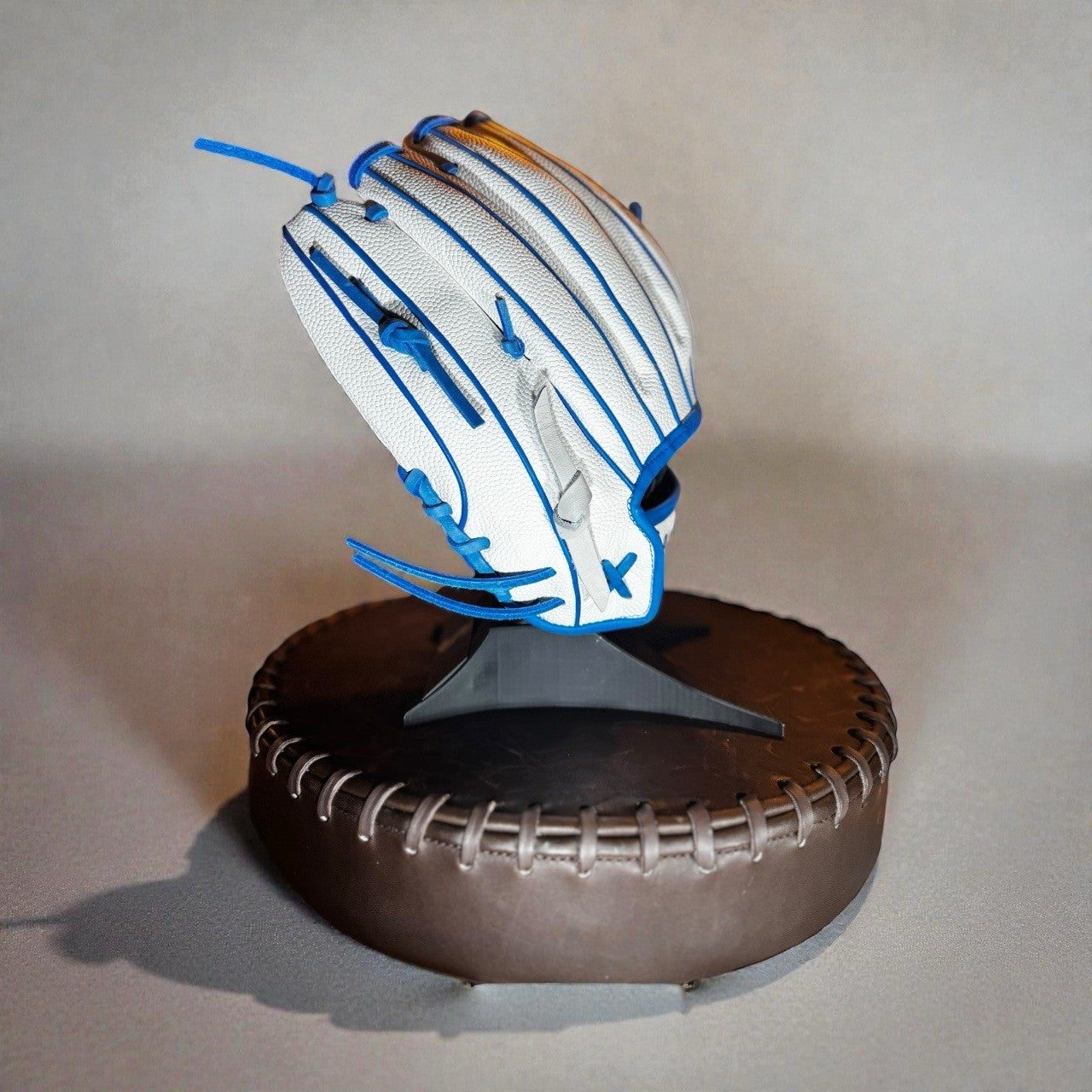 Wilson A2000 H12 - 12 inch Love the Moment Softball/Baseball Glove - White