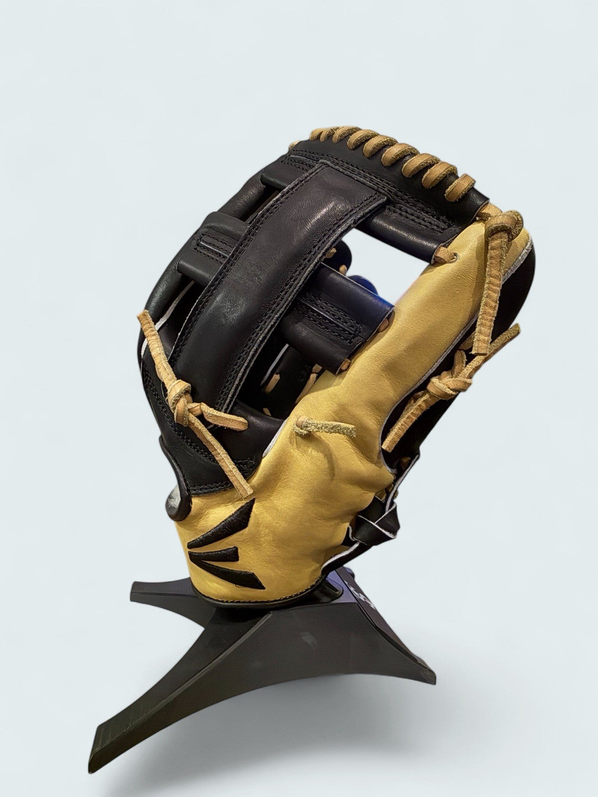 Easton Professional Collection C32 11.75" Baseball Glove RHT BNWT - Single Post