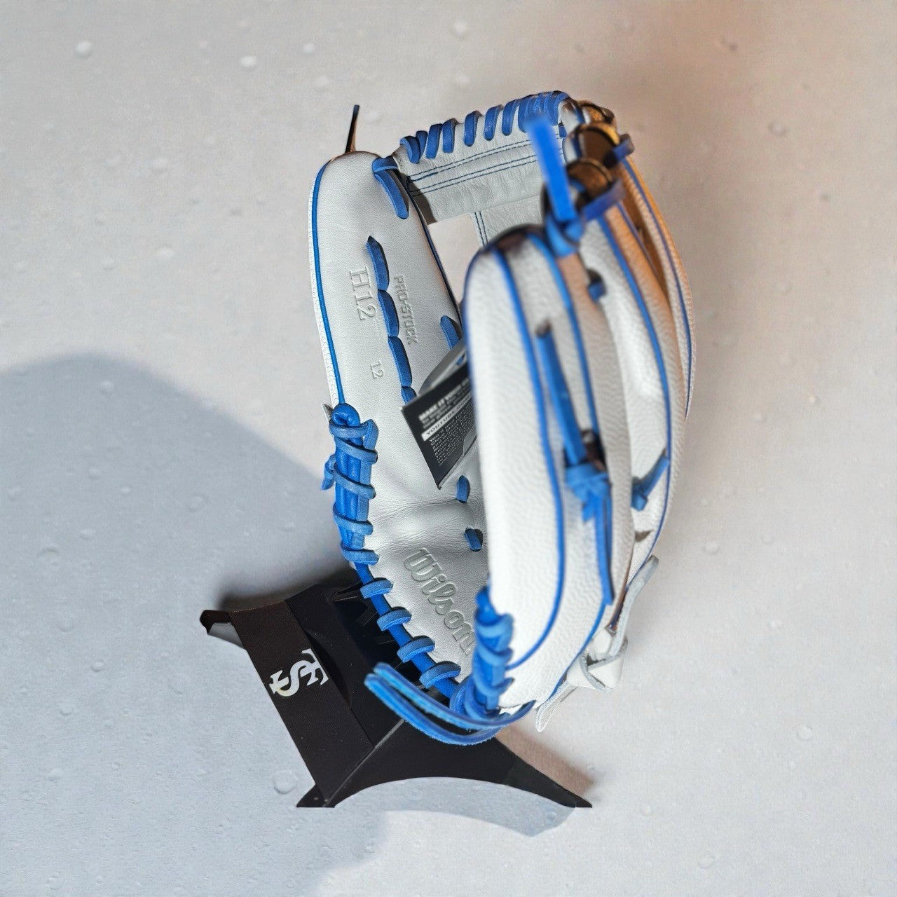 Wilson A2000 H12 - 12 inch Love the Moment Softball/Baseball Glove - White