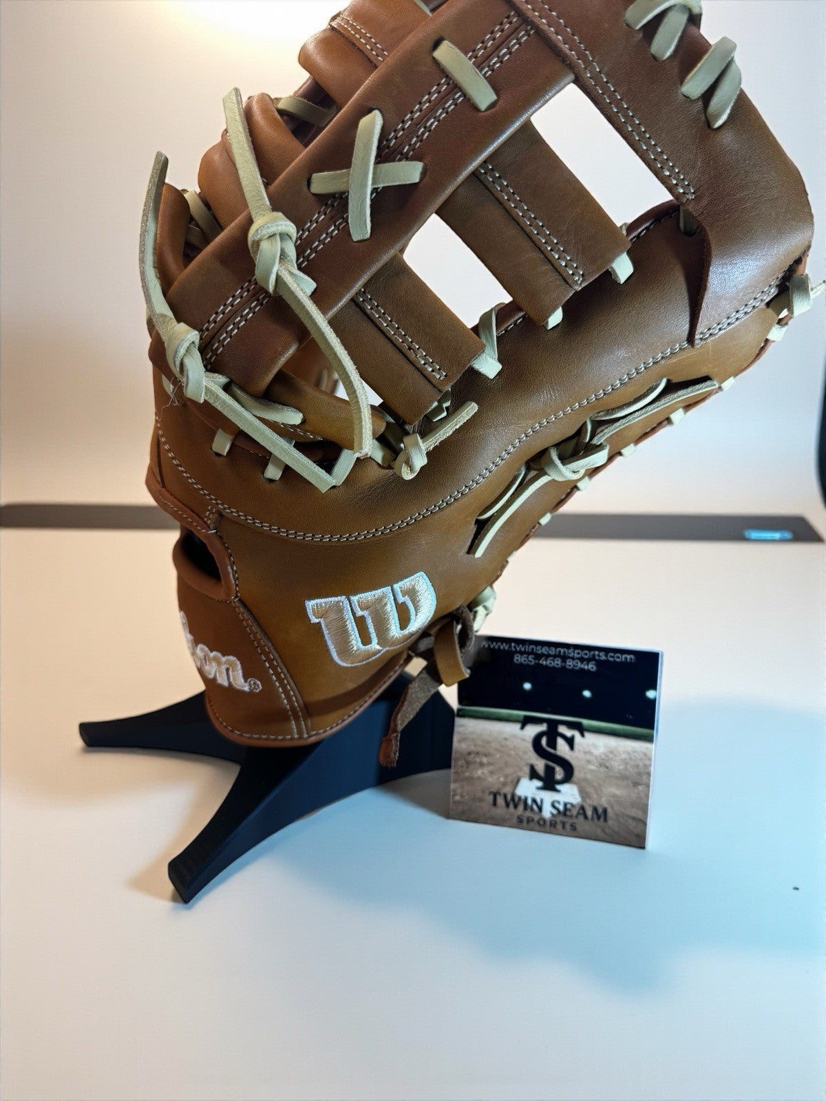 Wilson A1000 1620 12.5" Baseball First Base Mitt: WBW102587125 - BRAND NEW