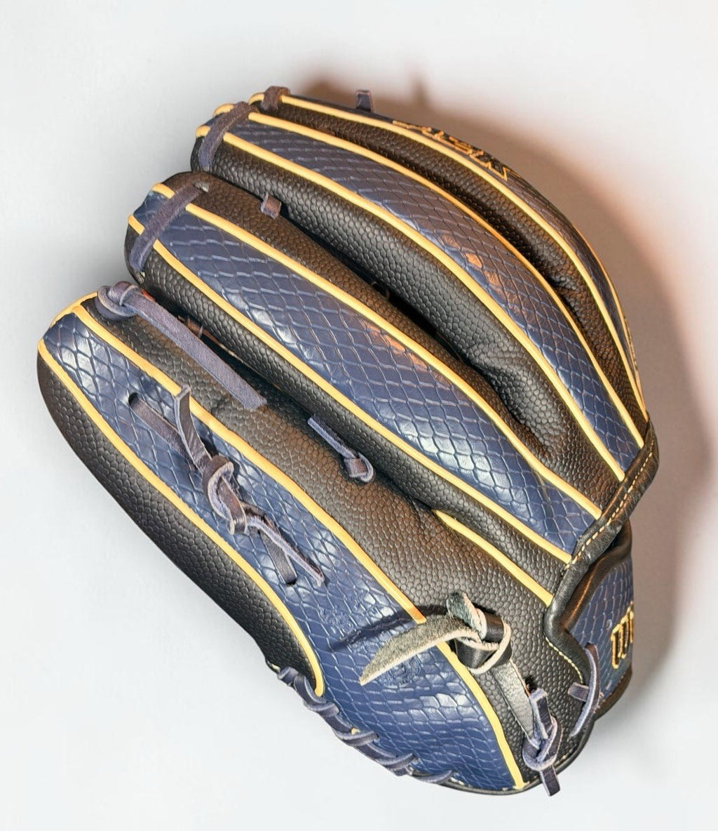 Wilson A2K 1723 11.75” Infield Glove RHT Blue Snakeskin Black Made in Japan