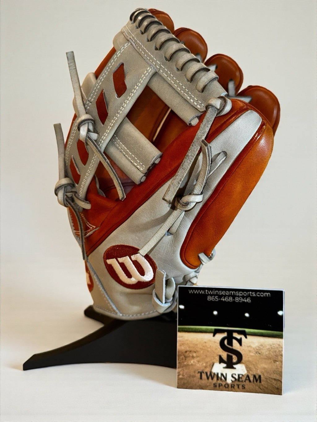 Wilson A2000 1716 11.5” Infield Glove – “The Silver Fox” – RHT