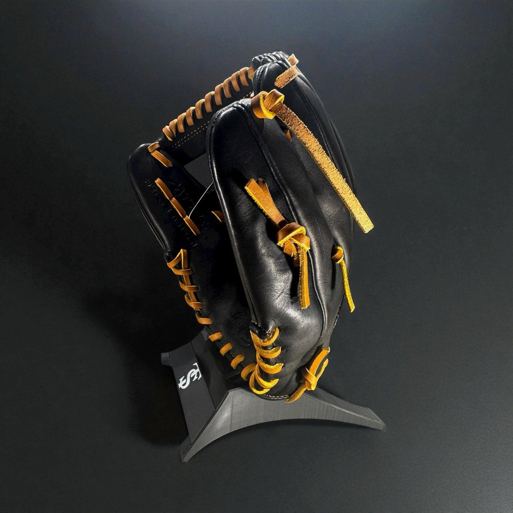 Marucci Capitol Series 11.50” RHT Baseball Glove – Black/Gold – Brand New!