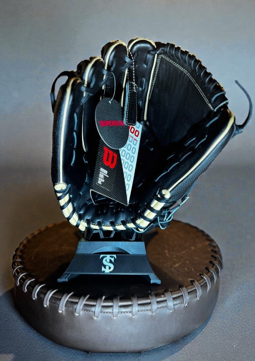 Wilson A2000 B23 – 12” Pitcher’s Glove – Black/Gold – Brand New w/ Tags