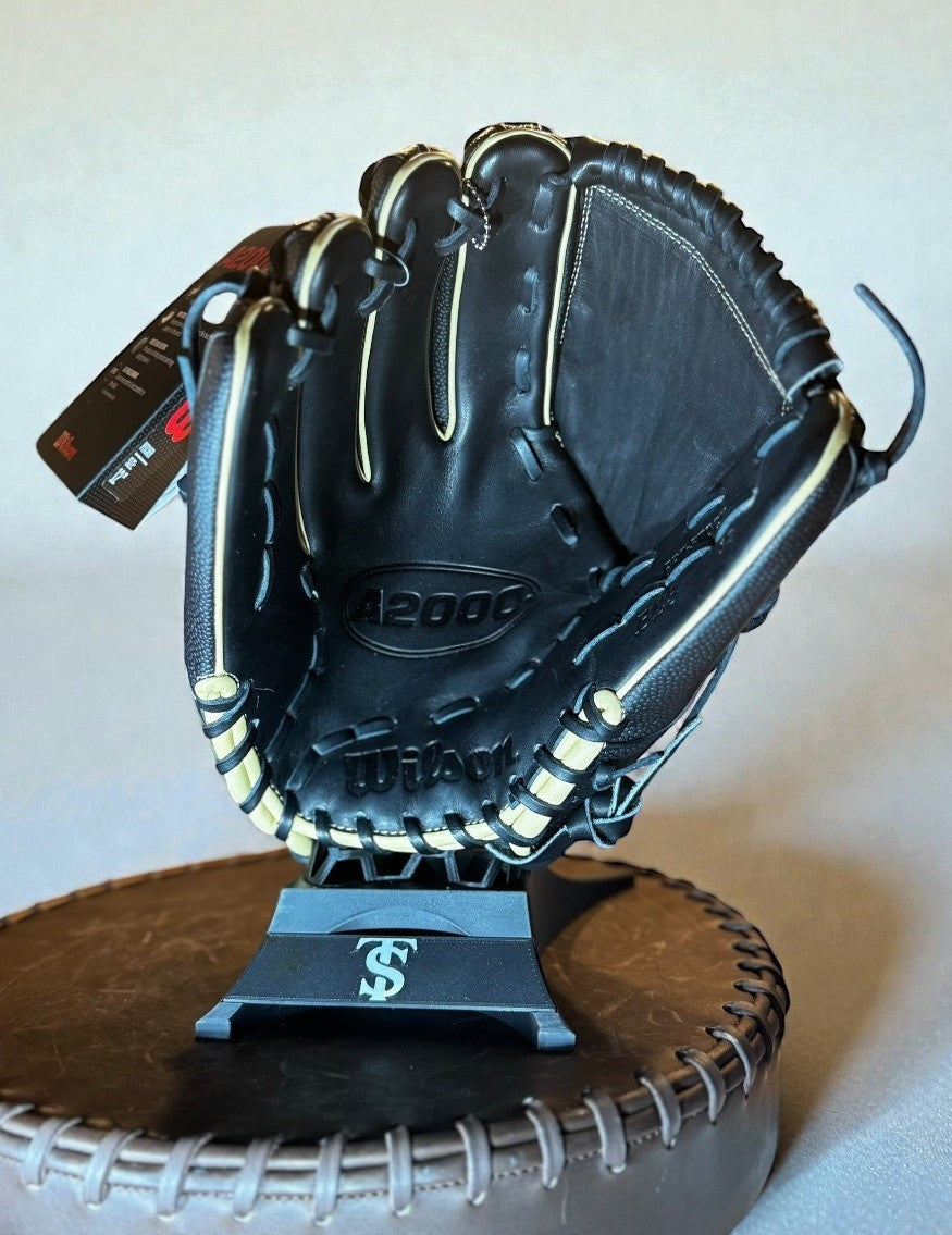 Wilson A2000 B23 – 12” Pitcher’s Glove – Black/Gold – Brand New w/ Tags