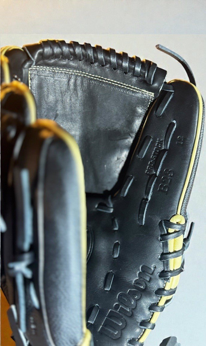 Wilson A2000 B23 – 12” Pitcher’s Glove – Black/Gold – Brand New w/ Tags
