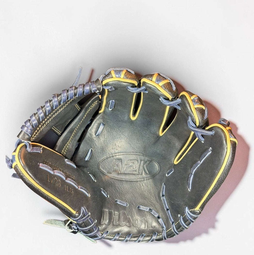 Wilson A2K 1723 11.75” Infield Glove RHT Blue Snakeskin Black Made in Japan