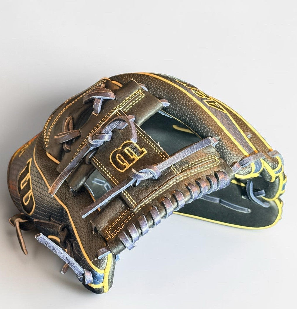 Wilson A2K 1723 11.75” Infield Glove RHT Blue Snakeskin Black Made in Japan