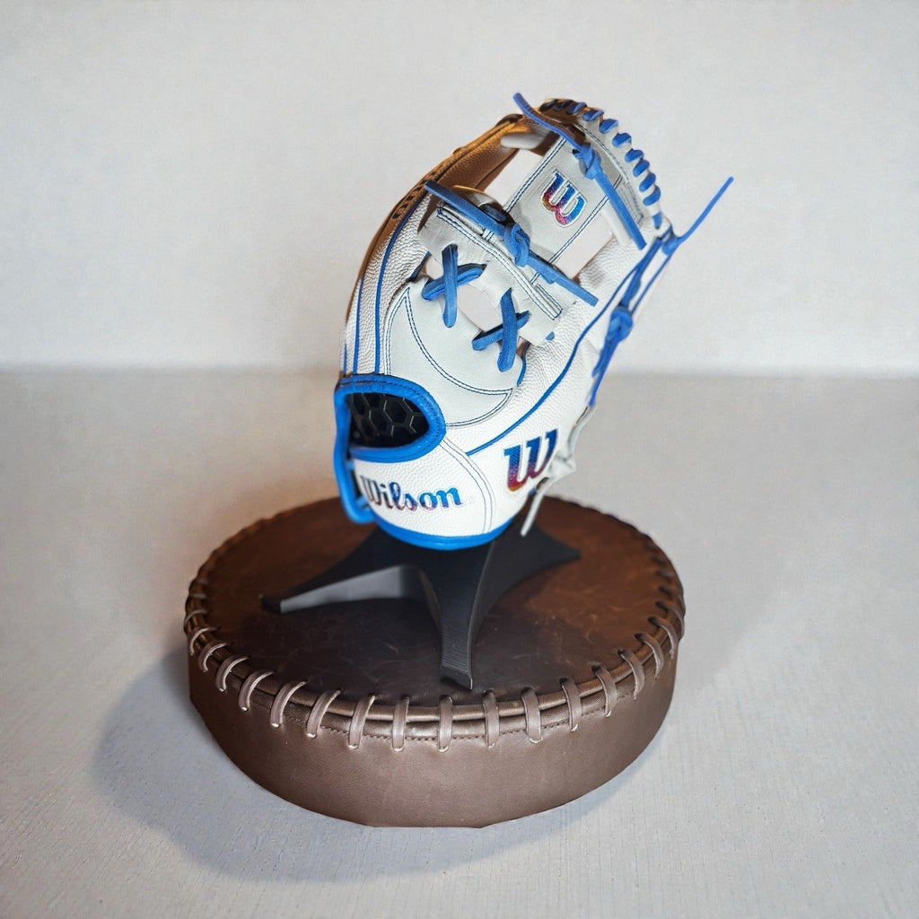 Wilson A2000 H12 - 12 inch Love the Moment Softball/Baseball Glove - White