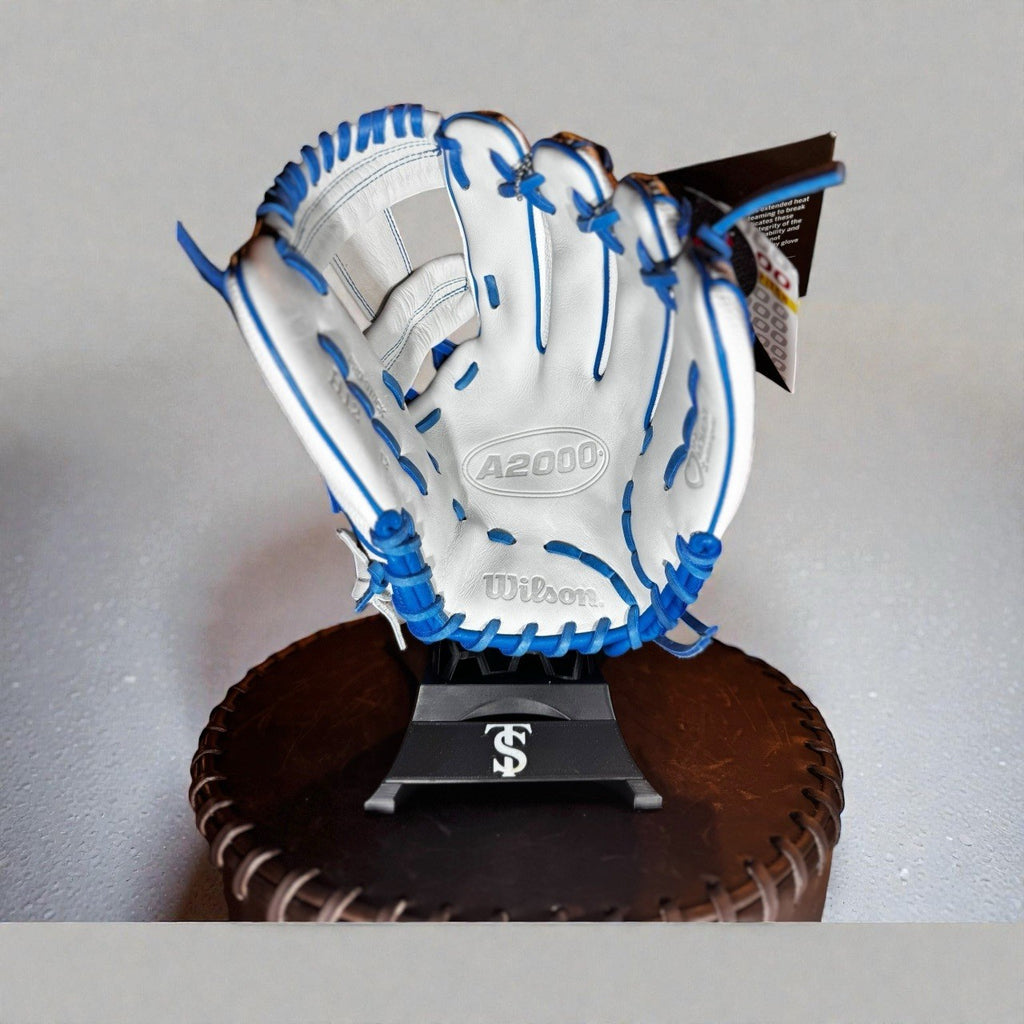 Wilson A2000 H12 - 12 inch Love the Moment Softball/Baseball Glove - White