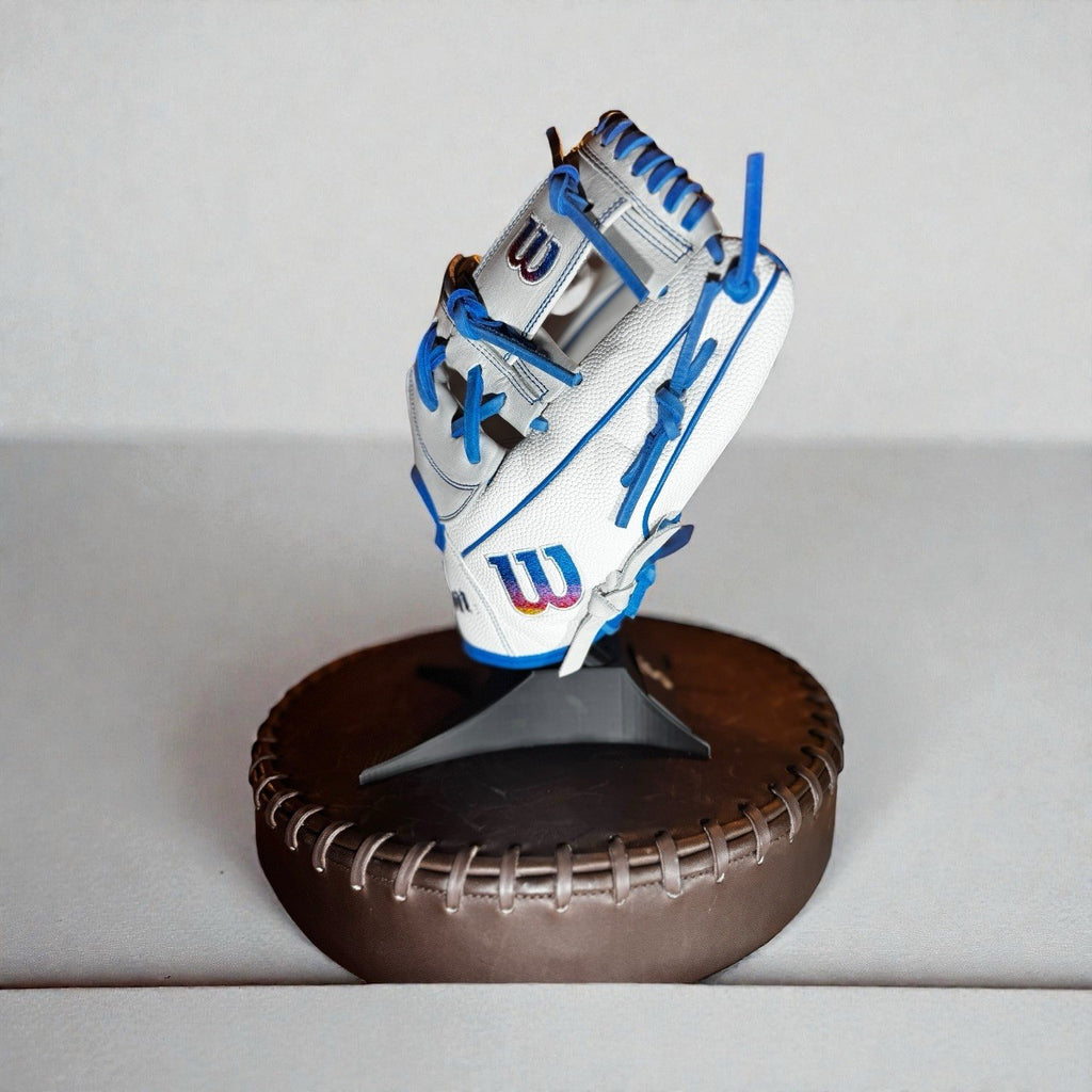 Wilson A2000 H12 - 12 inch Love the Moment Softball/Baseball Glove - White