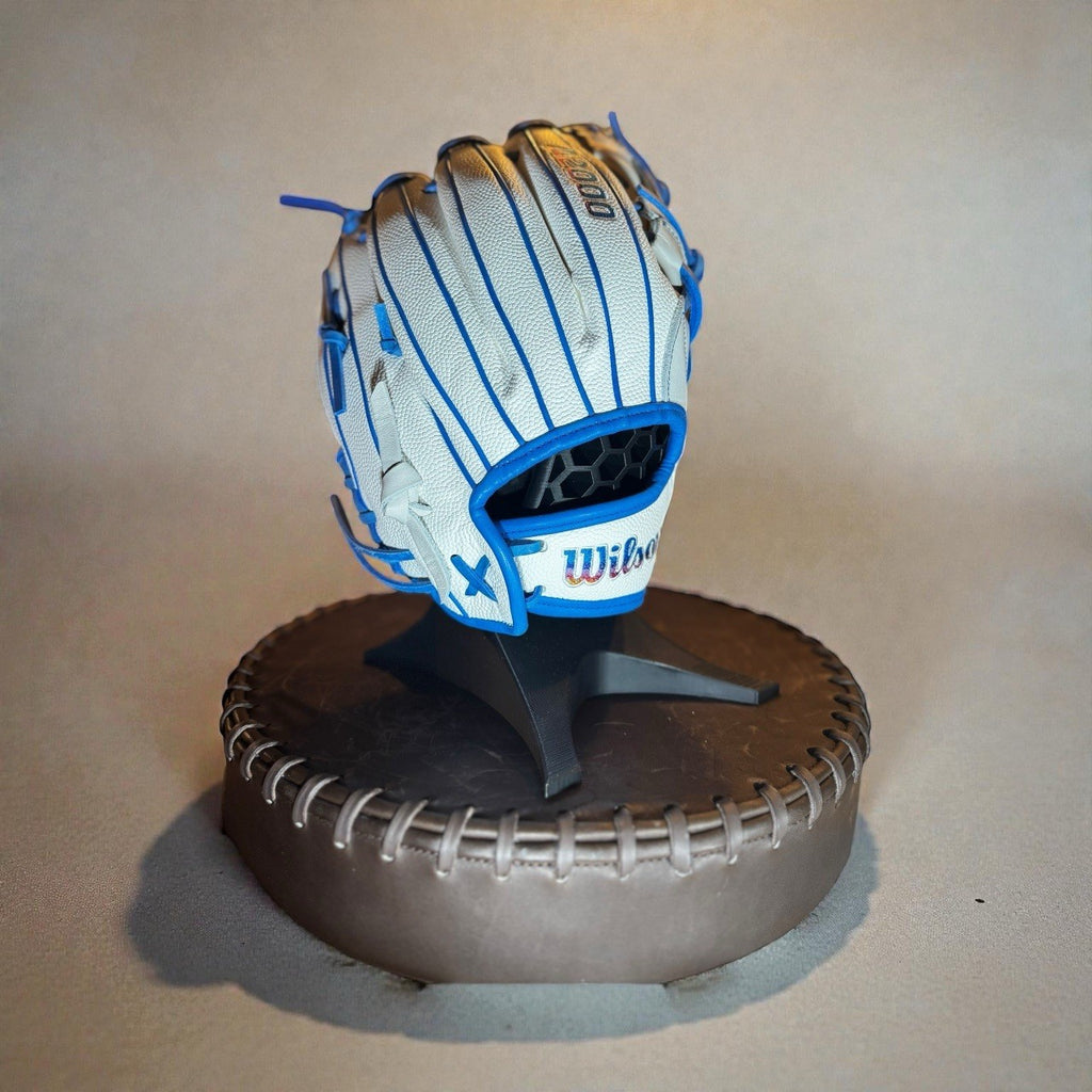 Wilson A2000 H12 - 12 inch Love the Moment Softball/Baseball Glove - White