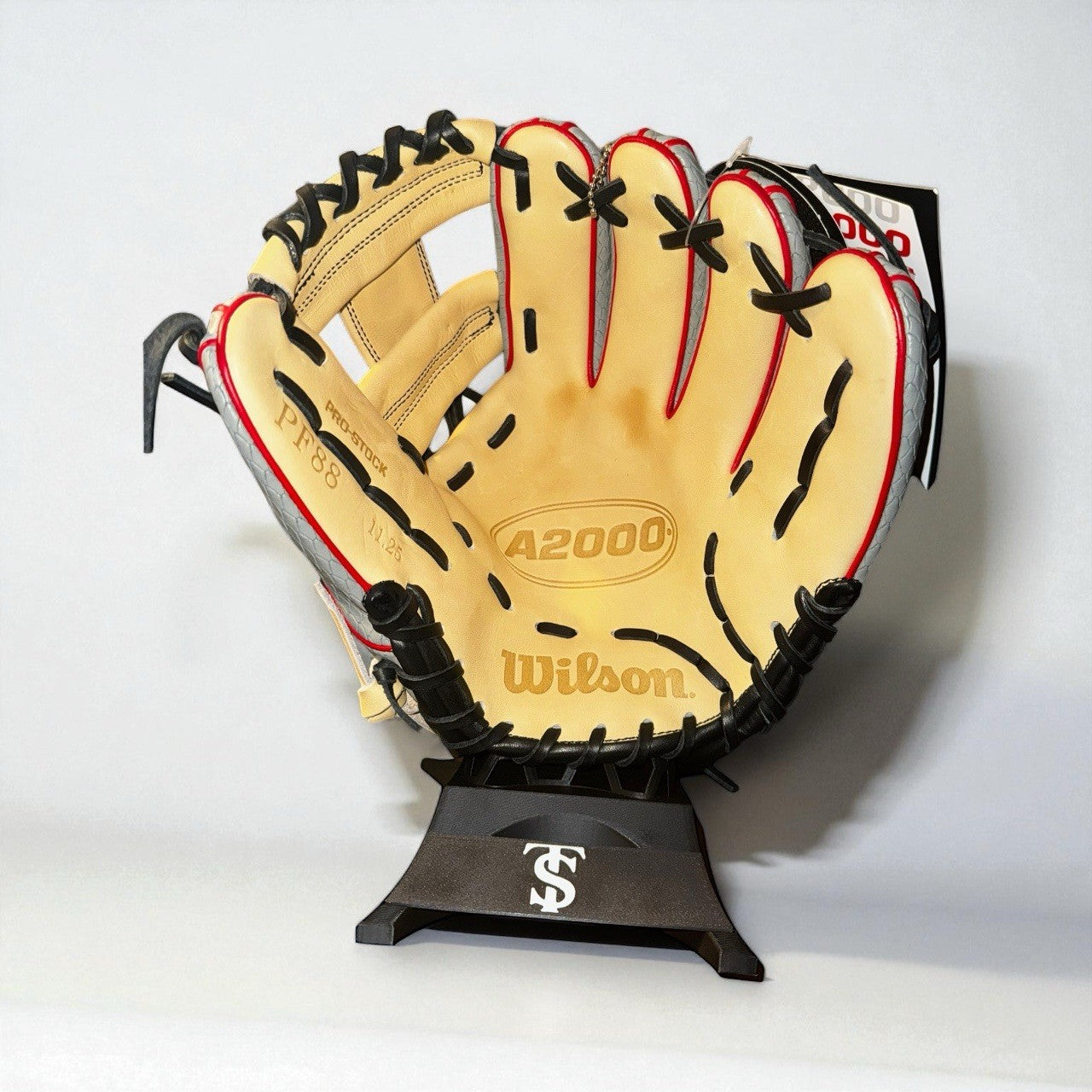 WILSON A2000 PF88 PRO STOCK BASEBALL GLOVE 11.25" - RH $329.99 Retail