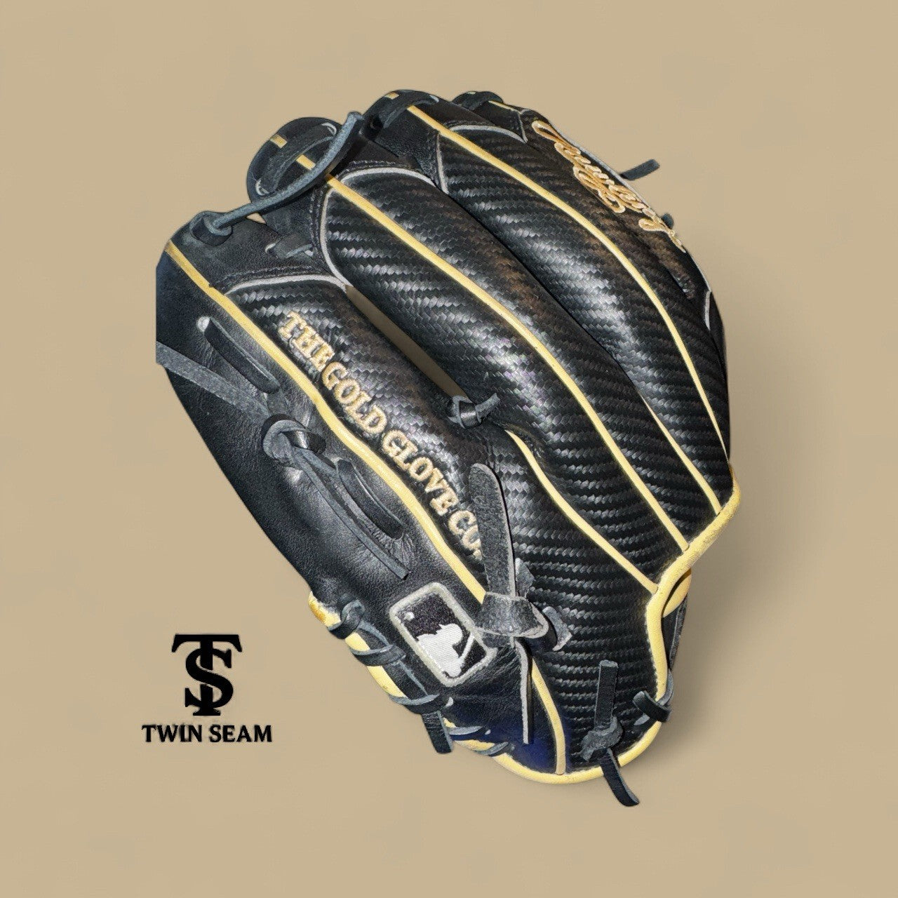 Rawlings Heart Of The Hide PRO204-2CBC - RHT - 11.5”. Carbon Fiber / Black/Gold