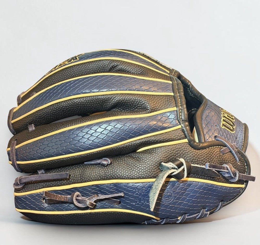 Wilson A2K 1723 11.75” Infield Glove RHT Blue Snakeskin Black Made in Japan