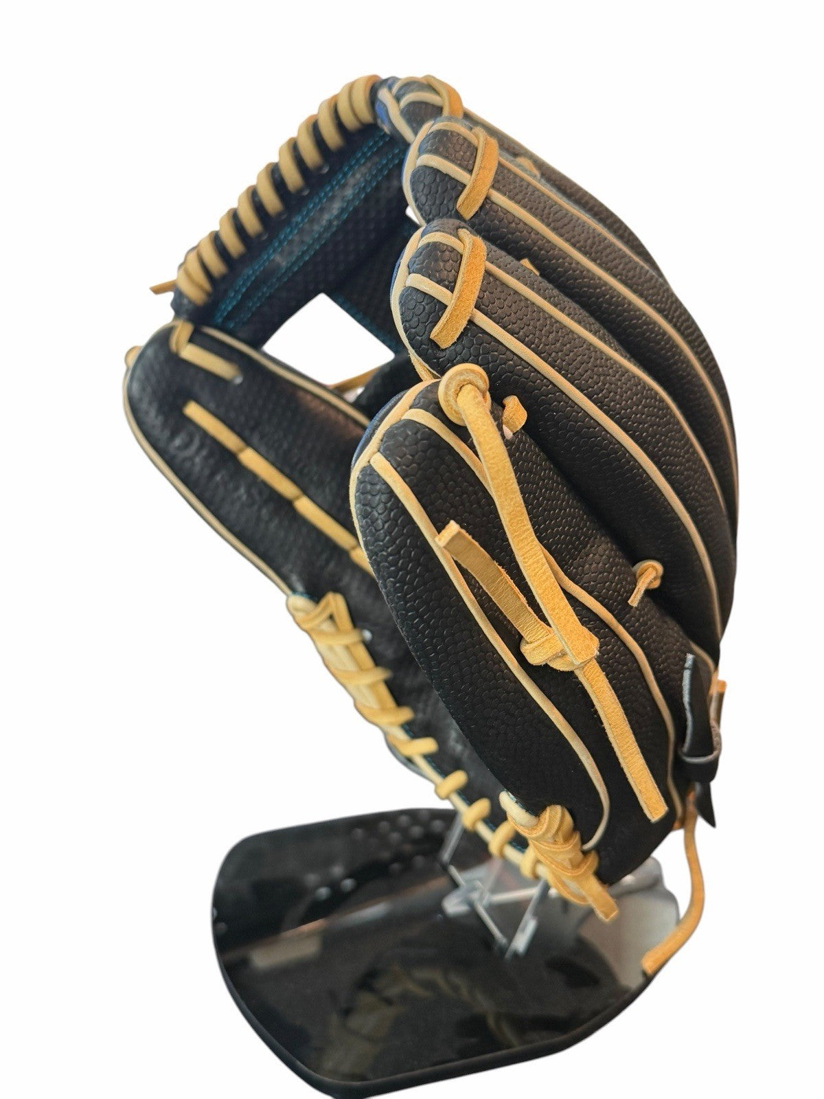 Wilson A2000 DP15 11.5" - Game-Ready Beast