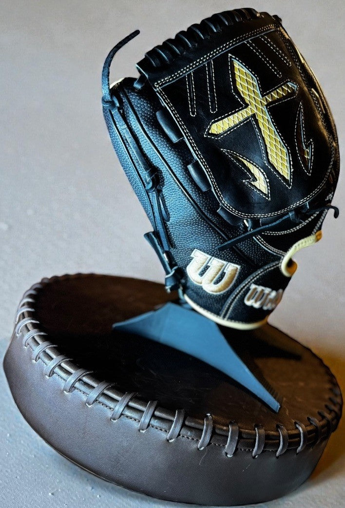 Wilson A2000 B23 – 12” Pitcher’s Glove – Black/Gold – Brand New w/ Tags