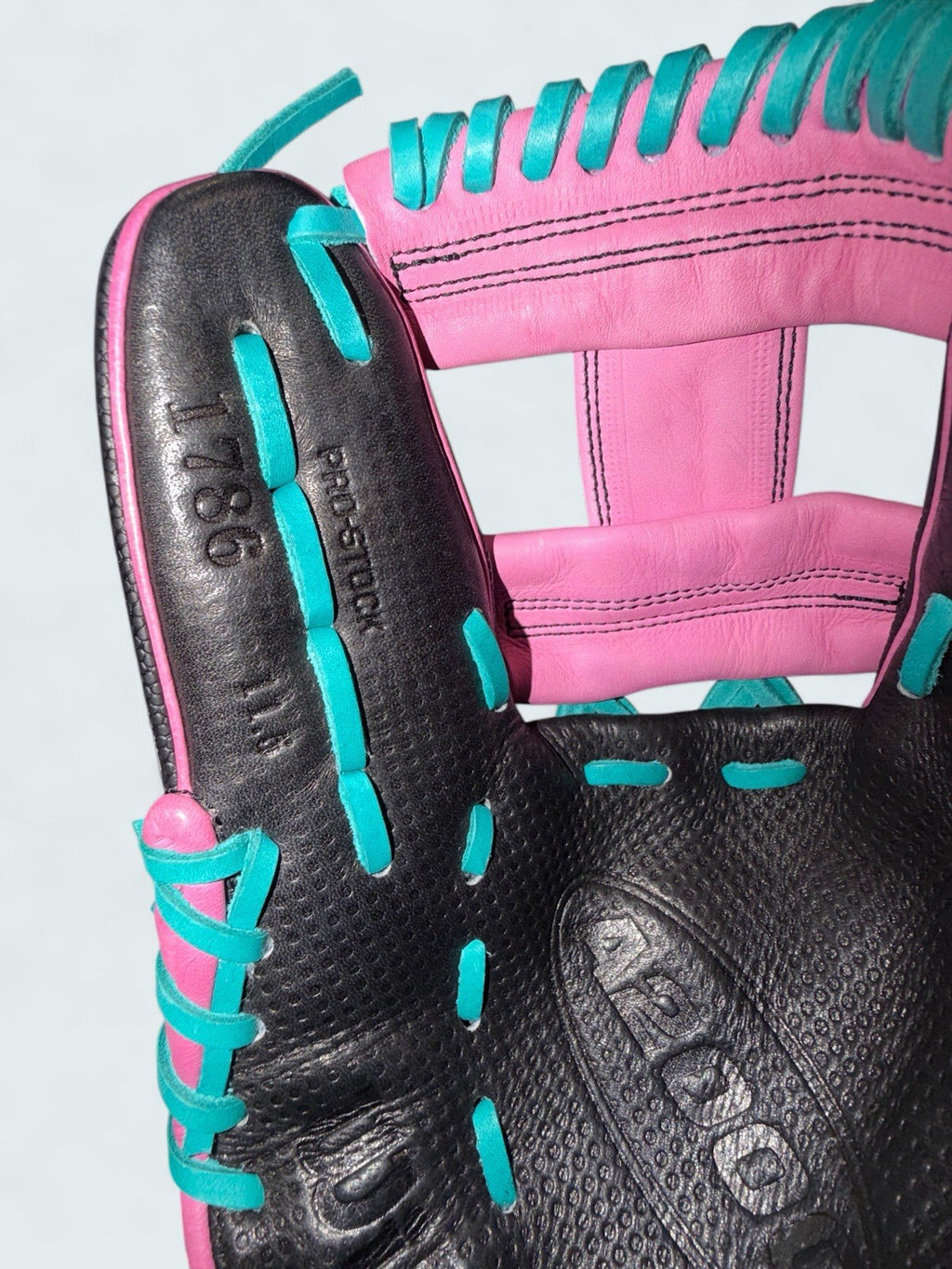 Wilson A2000 1786 Spin Control SuperSkin 11.5” Black Pink Teal RHT NWT