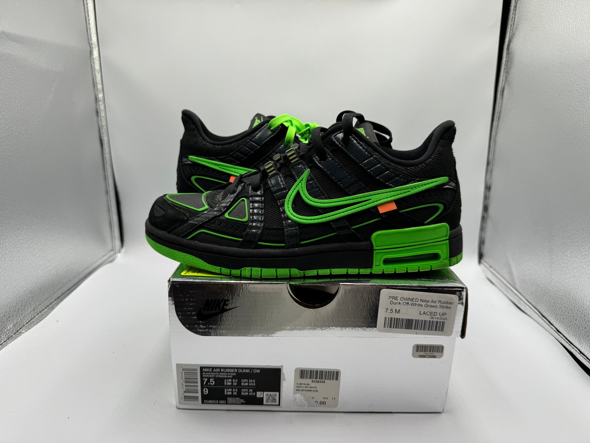 PRE OWNED Nike Air Rubber Dunk Off-White Green Strike