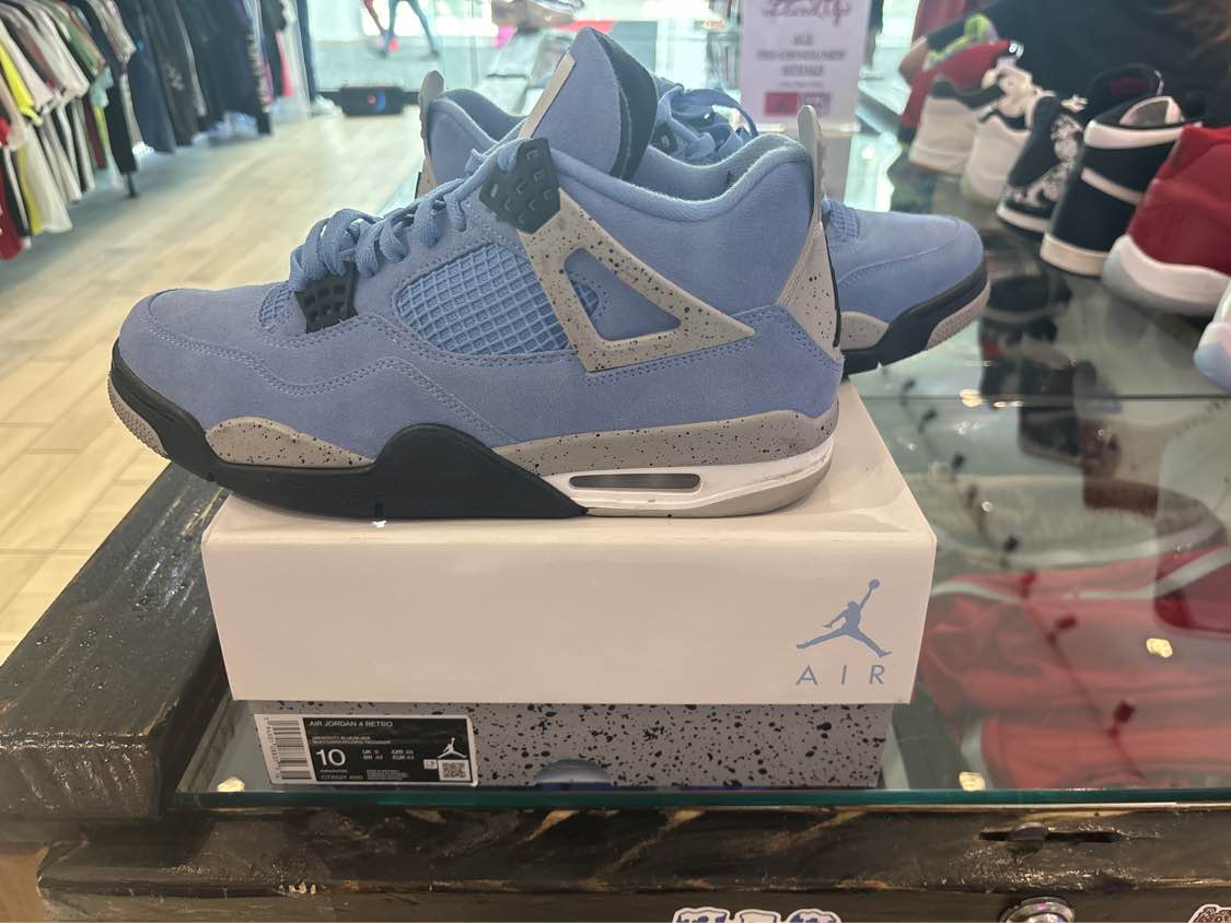 PRE OWNED Jordan 4 Retro University Blue